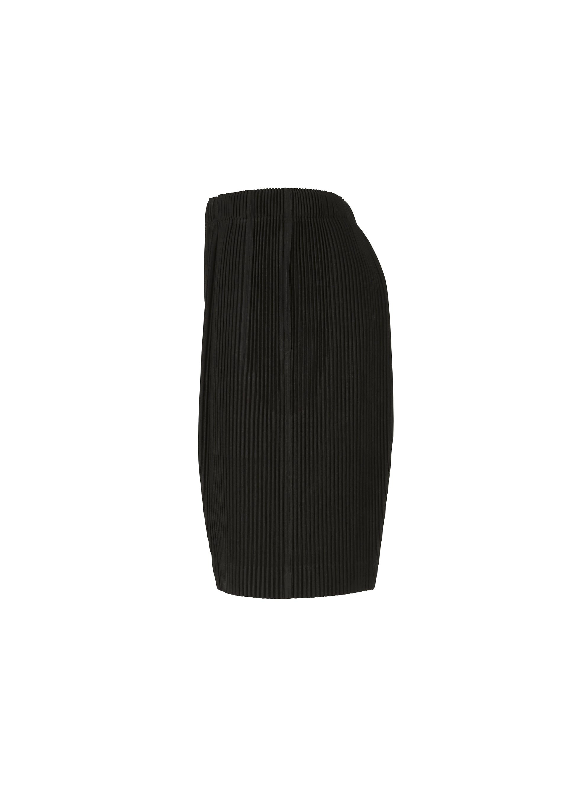 HOMME PLISSÉ MONTHLY 8月ショートパンツBLACK MONTHLY COLORS : AUGUST – isseymiyake.com