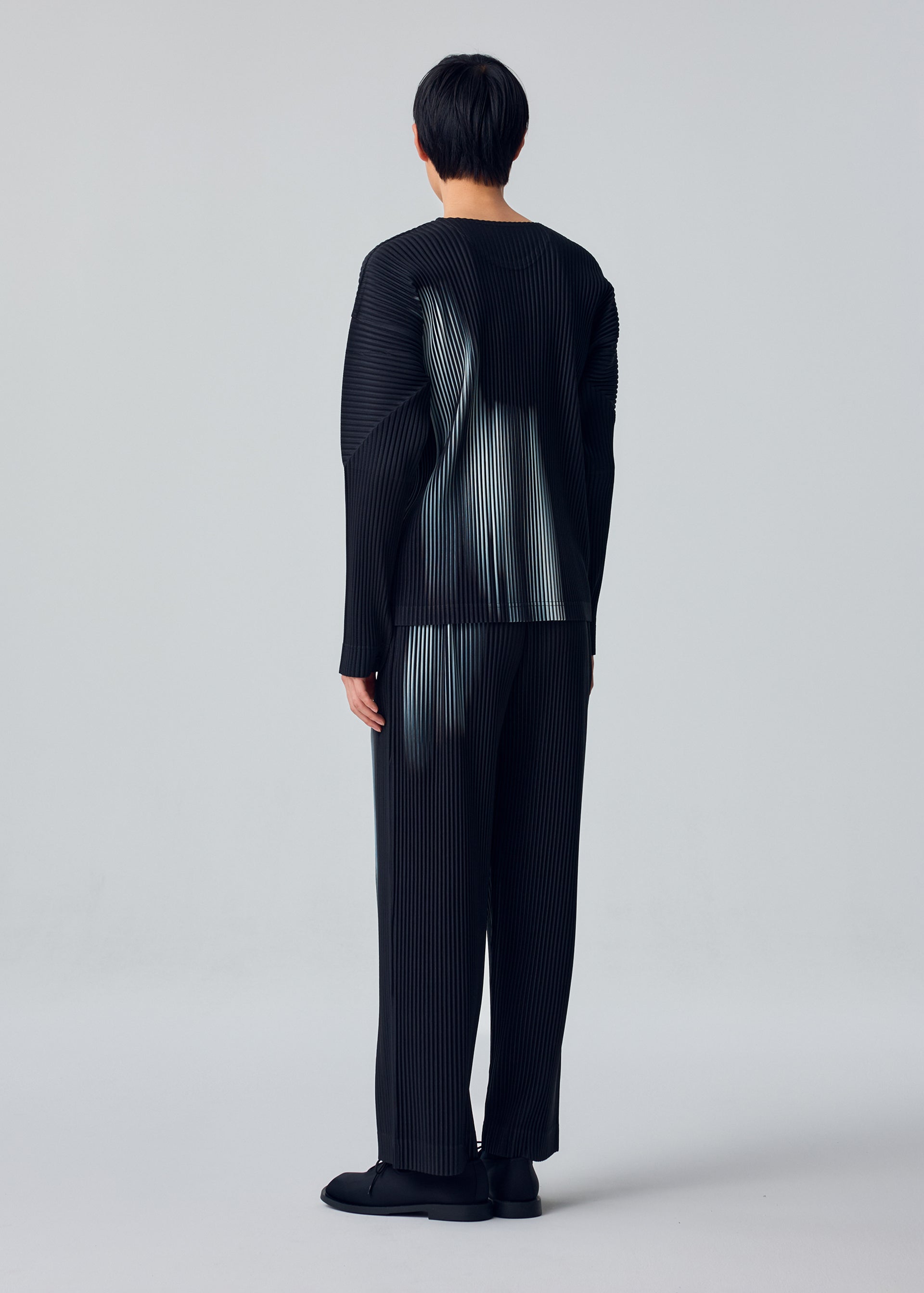 IN THE SHADOW – isseymiyake.com