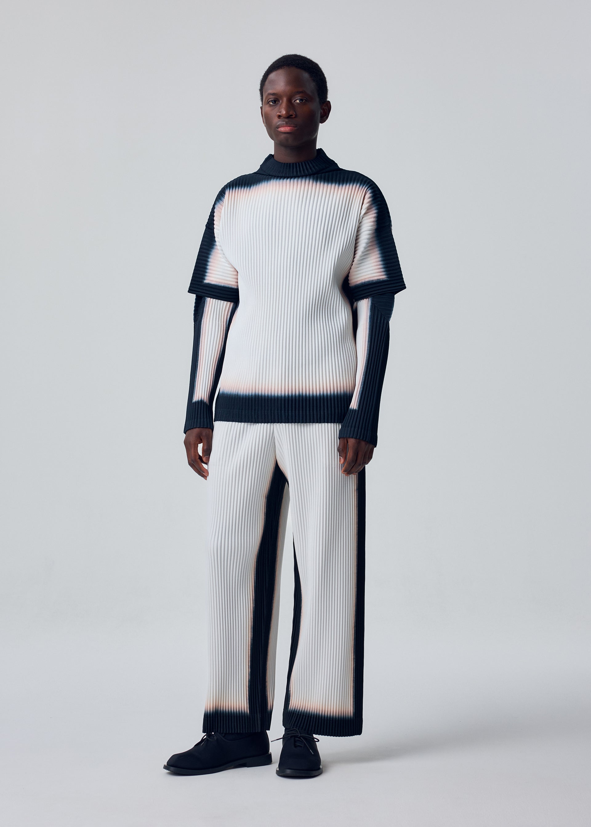 メンズ／トップス／トップ – isseymiyake.com