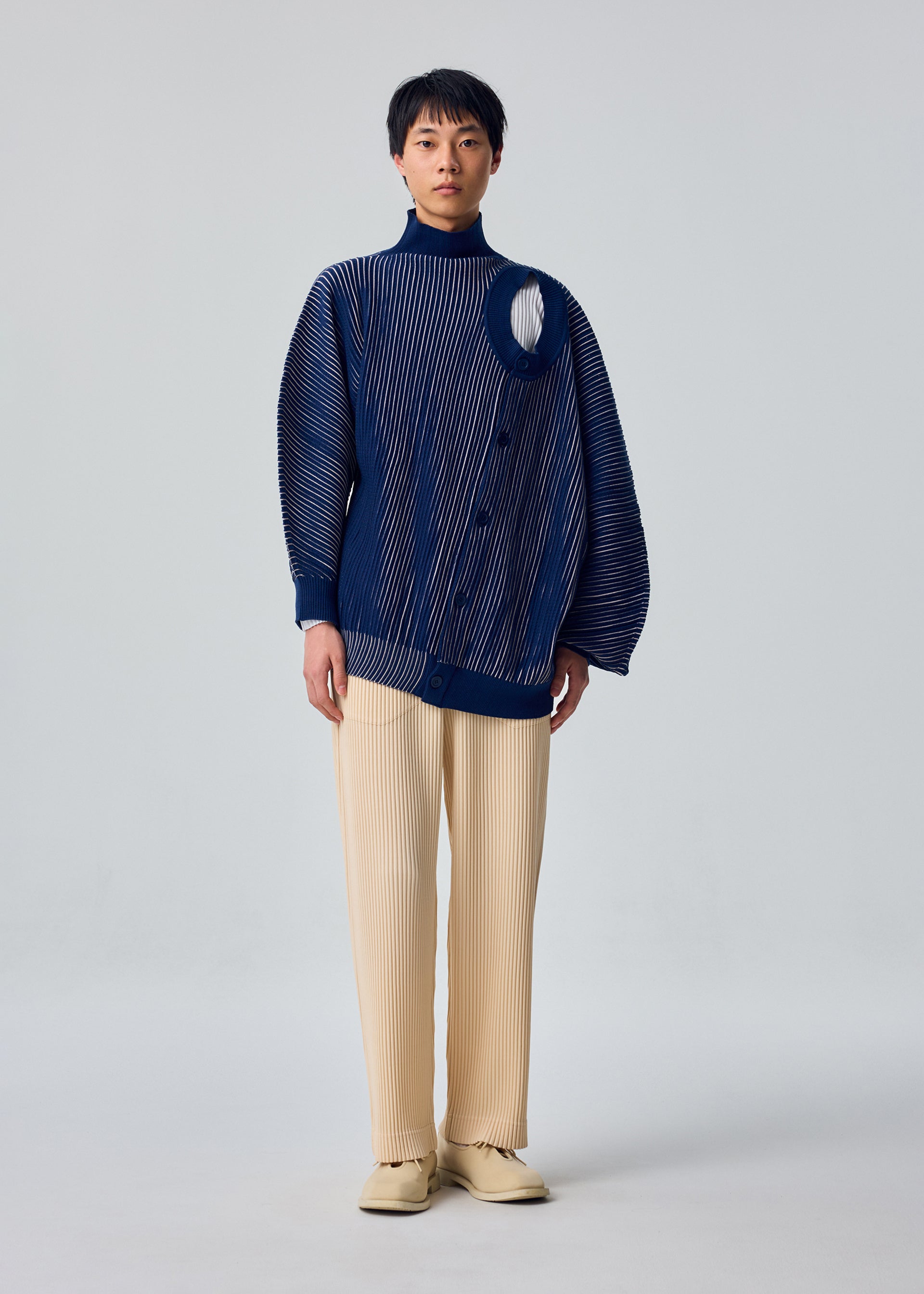 IN THE SHADOW KNIT – isseymiyake.com