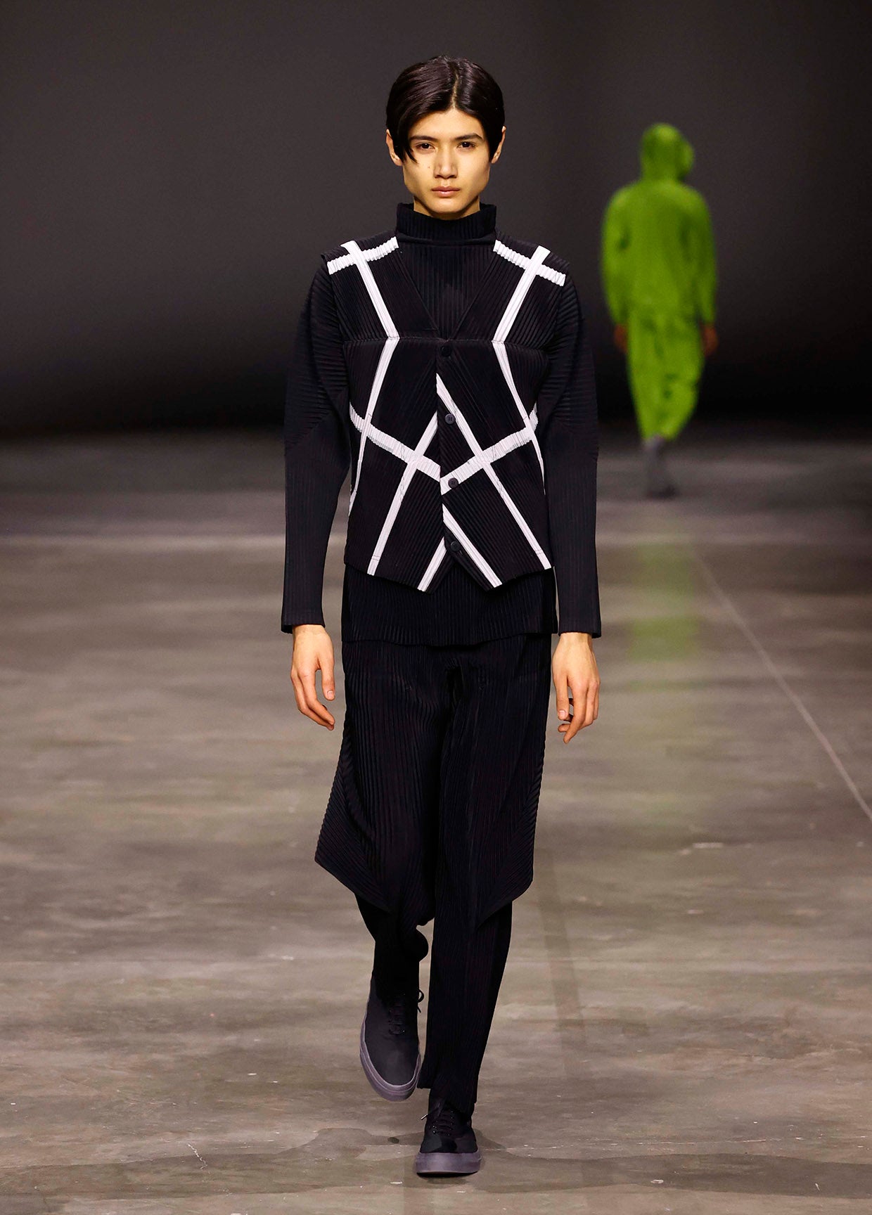 HOMME PLISSÉ ISSEY MIYAKE コレクション AUTUMN WINTER 2023/24