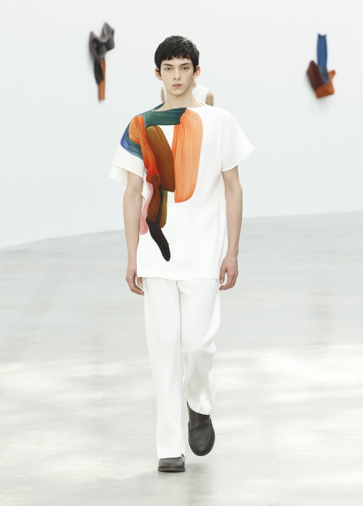 HOMME PLISSÉ ISSEY MIYAKE コレクション AUTUMN WINTER 2024/25 – isseymiyake.com