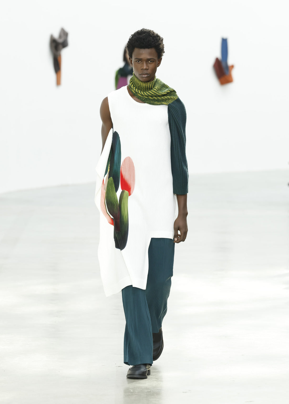 HOMME PLISSÉ ISSEY MIYAKE コレクション AUTUMN WINTER 2024/25 – isseymiyake.com