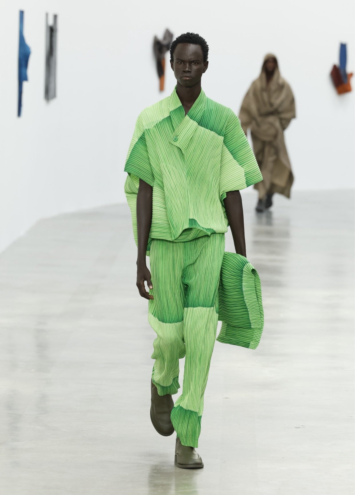 HOMME PLISSÉ ISSEY MIYAKE コレクション AUTUMN WINTER 2024/25