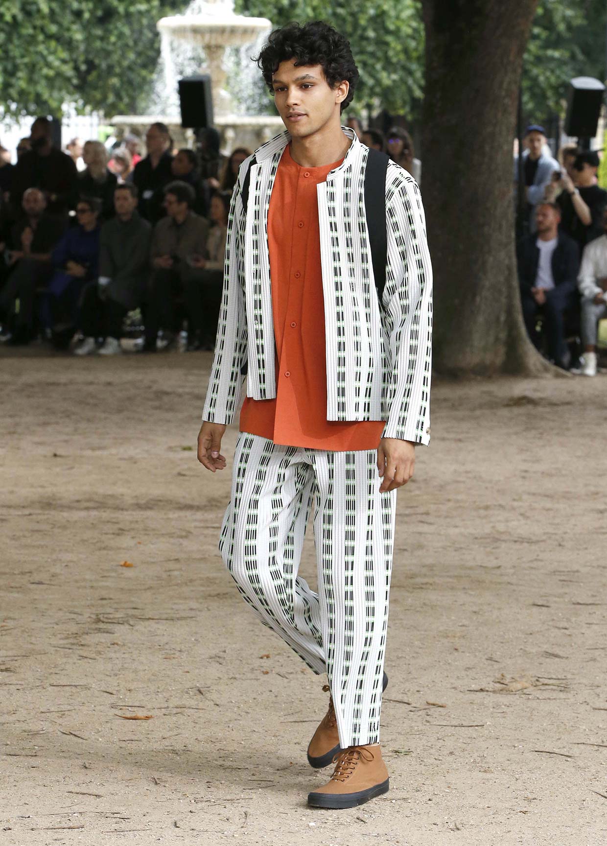 HOMME PLISSÉ ISSEY MIYAKE コレクション SPRING SUMMER 2020