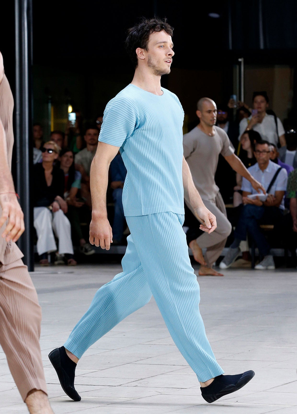 HOMME PLISSÉ ISSEY MIYAKE コレクション SPRING SUMMER 2023 ...