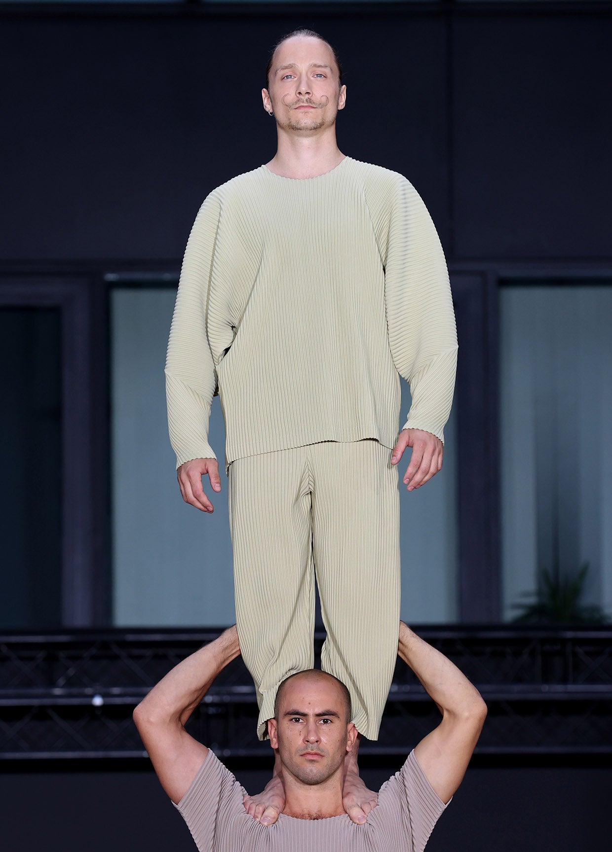 HOMME PLISSE オムプリッセ イッセイミヤケ 23ss ブルゾン HOMME PLISSÉ ISSEY MIYAKE コレクション SPRING SUMMER 2023