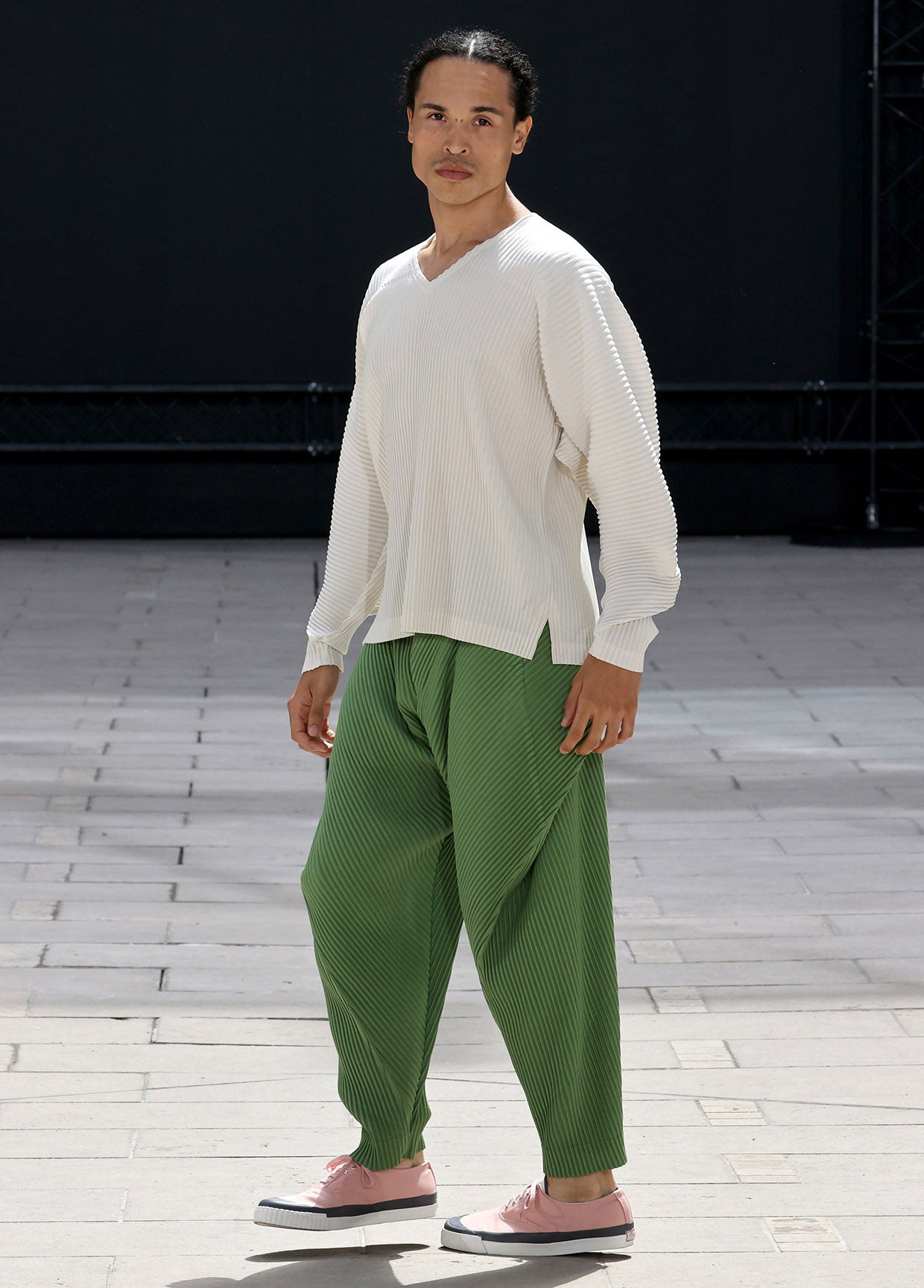 HOMME PLISSÉ ISSEY MIYAKE SPRING SUMMER 2023 コレクション29 ...