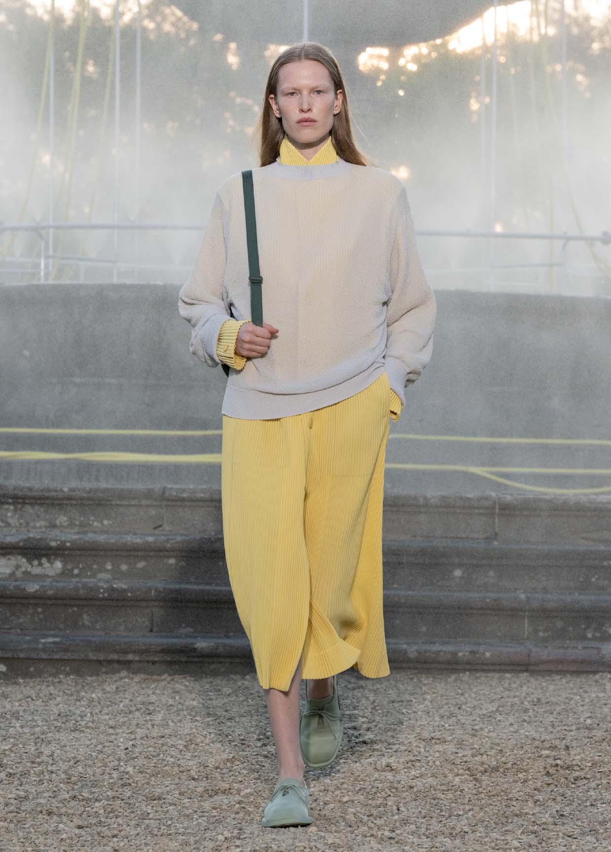 2026年春夏N.HOOLYWOODブルゾン/cfcl hyke オムプリッセ HOMME PLISSÉ ISSEY MIYAKE コレクション SPRING SUMMER 2026 RUNWAY