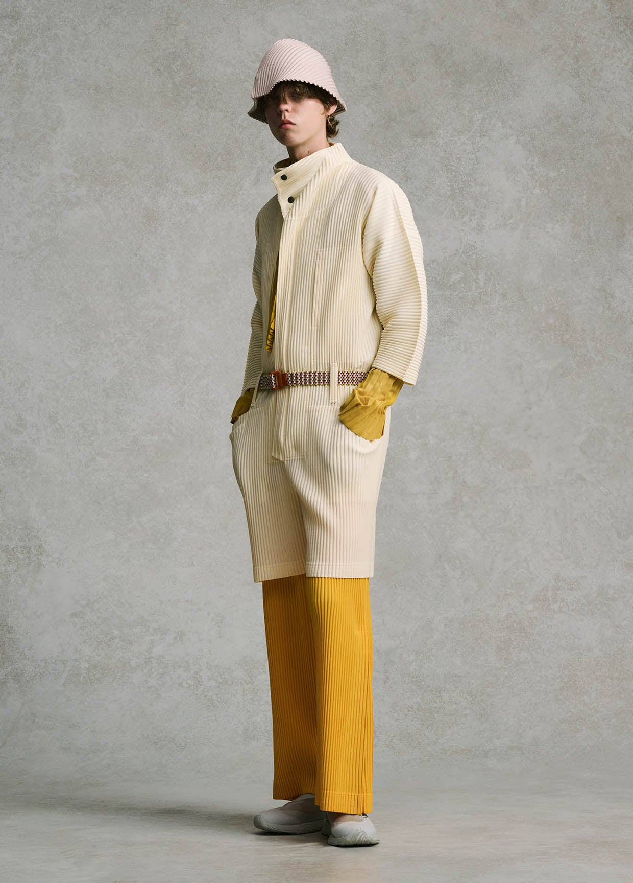 HOMME PLISSÉ ISSEY MIYAKE ルック – isseymiyake.com HOMME PLISSÉ ISSEY MIYAKE ルック – isseymiyake.com