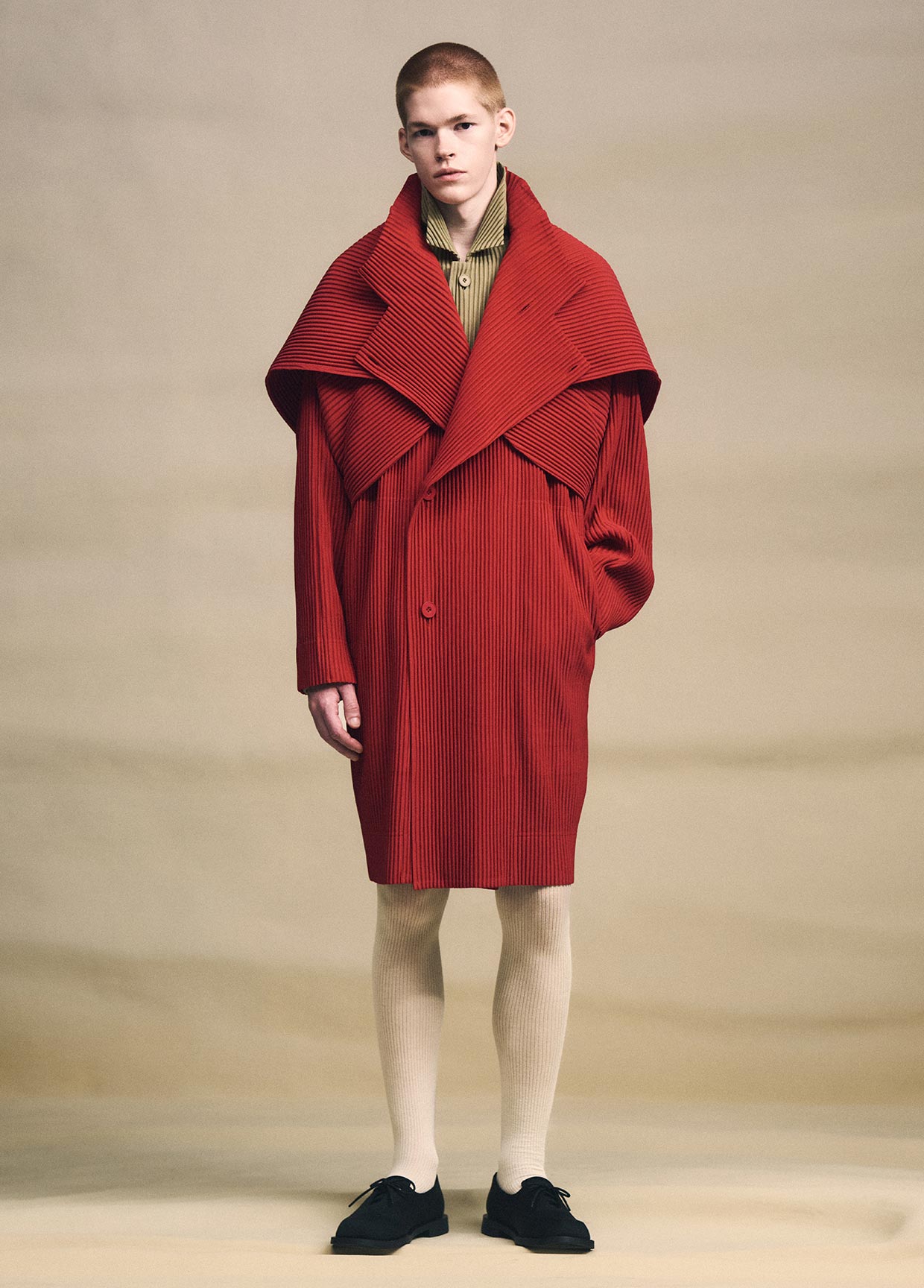 HOMME PLISSÉ ISSEY MIYAKE LOOK 01