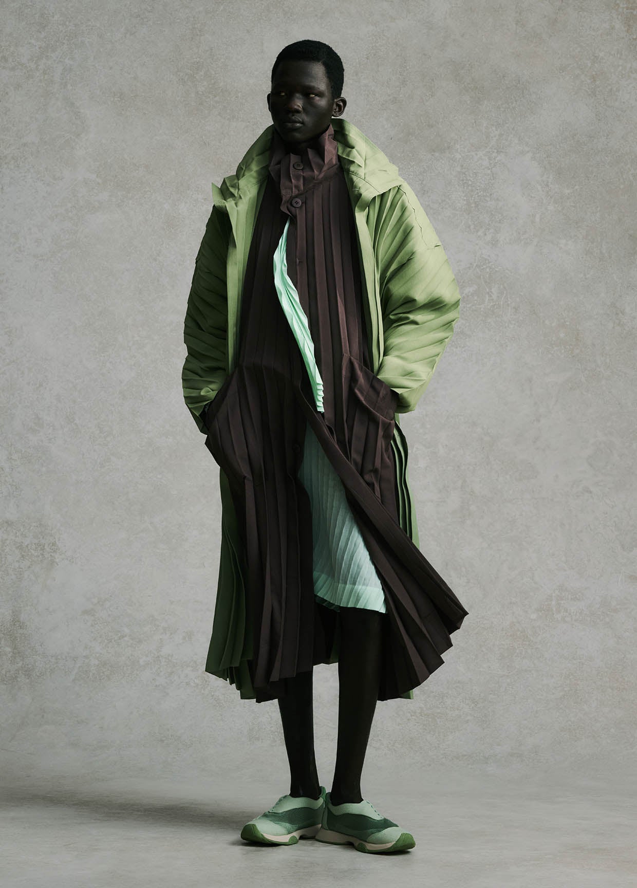 HOMME PLISSÉ ISSEY MIYAKE ルック – isseymiyake.com