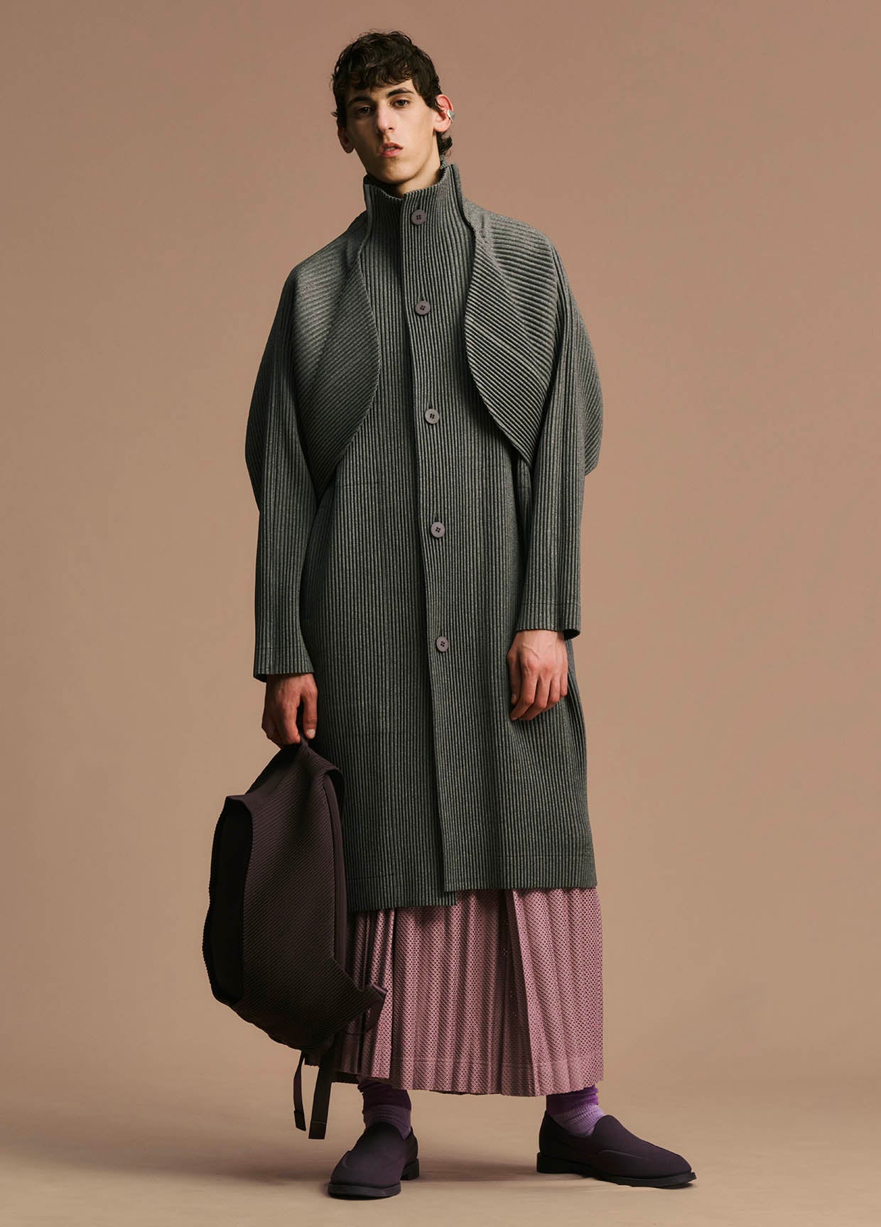 HOMME PLISSÉ ISSEY MIYAKE ルック – isseymiyake.com