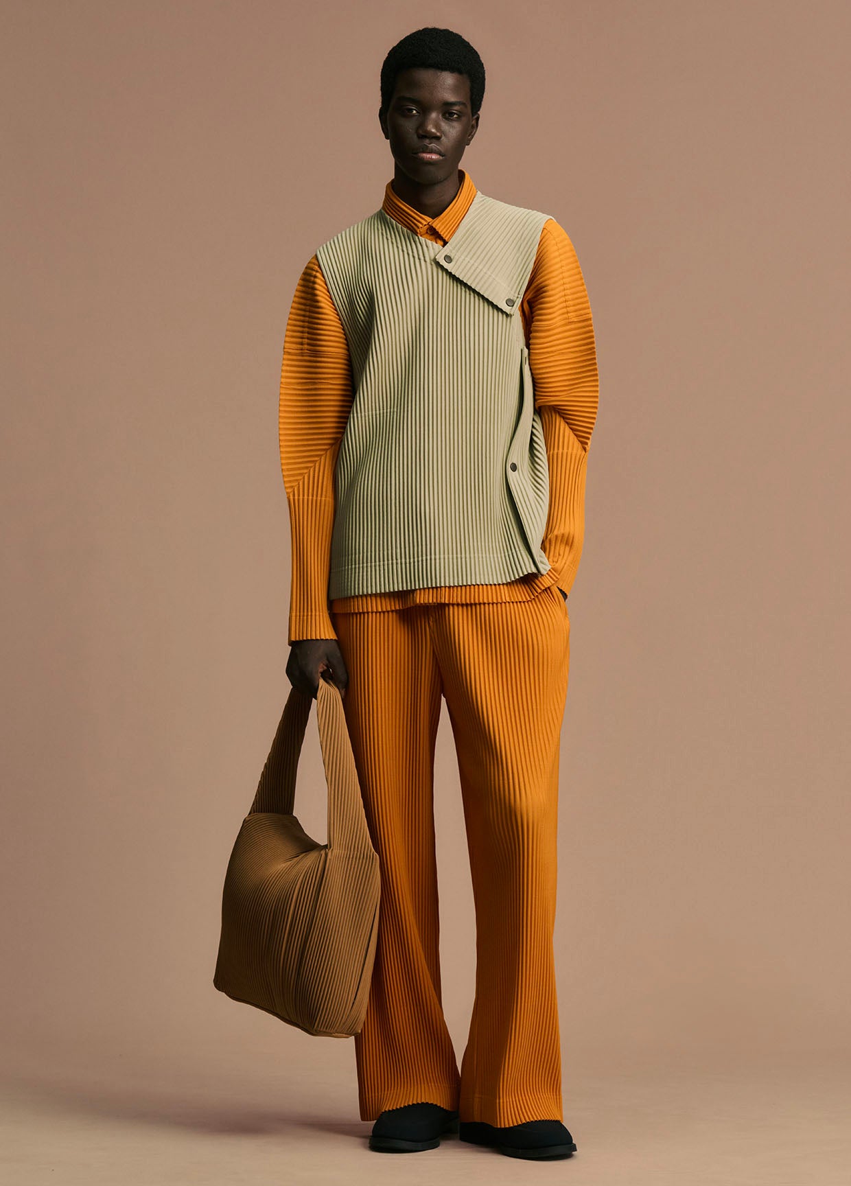 ISSEY MIYAKE  PLISSE 新作　新品未使用 HOMME PLISSÉ ISSEY MIYAKE – isseymiyake.com