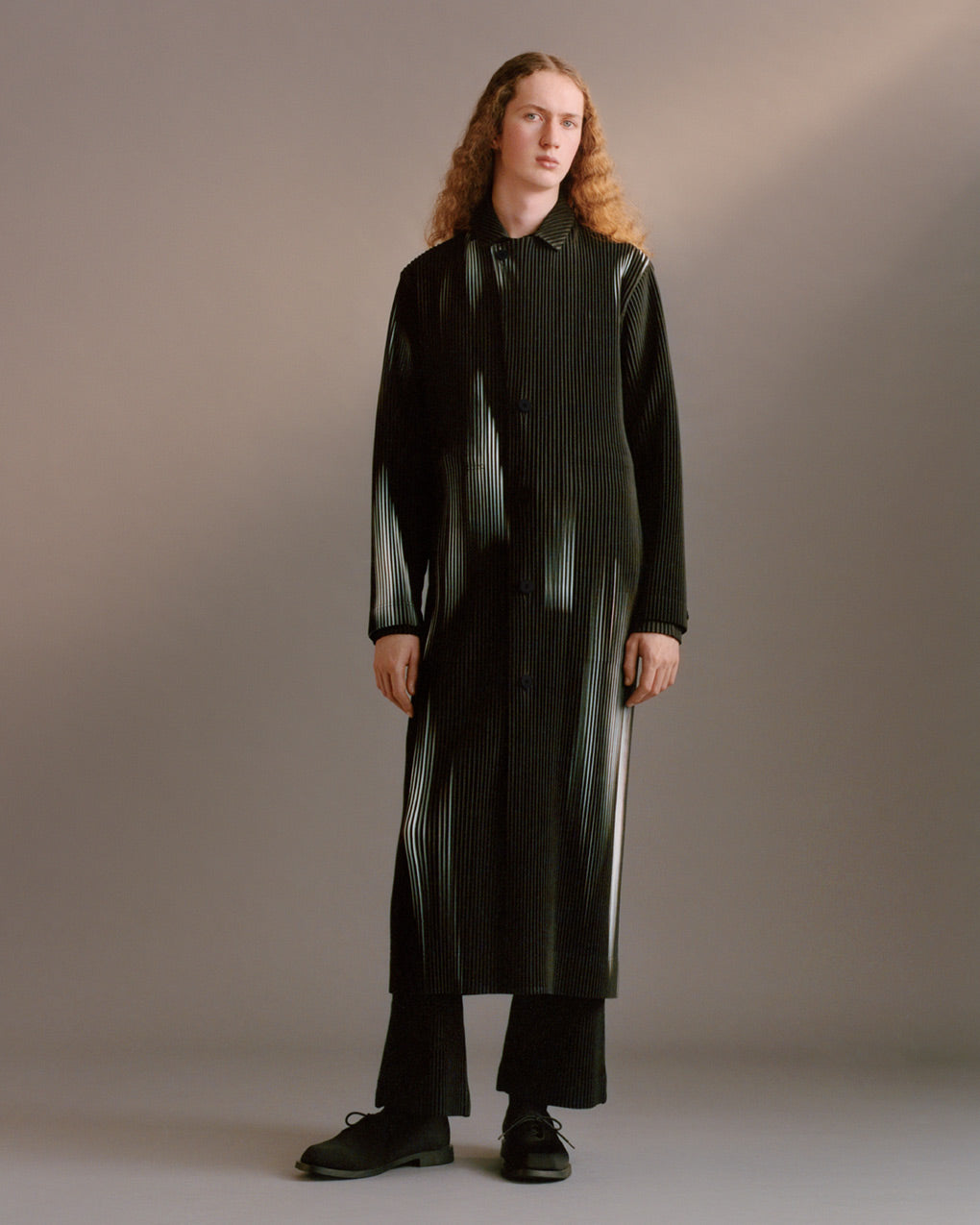 HOMME PLISSE ISSEY MIYAKE 長袖 HOMME PLISSÉ ISSEY MIYAKE シーズンビジュアル AUTUMN WINTER 2026/27
