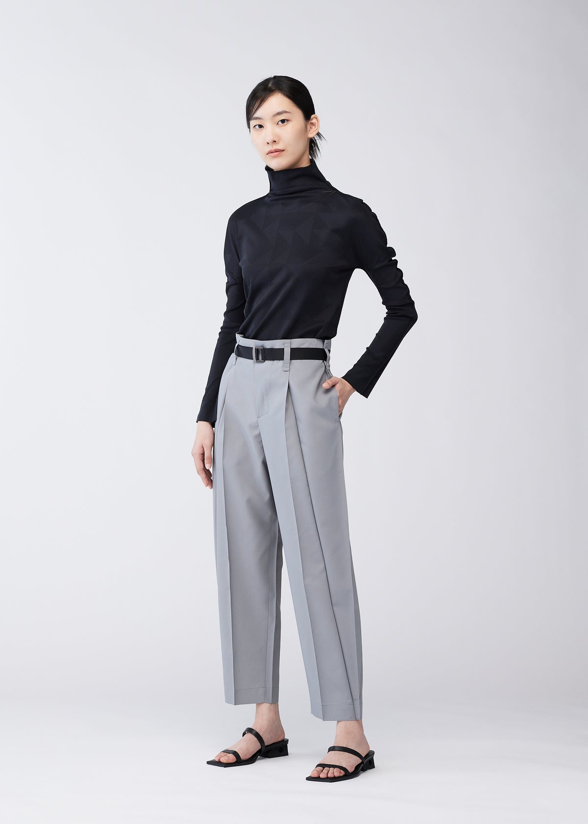 OBLIQUE FOLD BOTTOMS – isseymiyake.com