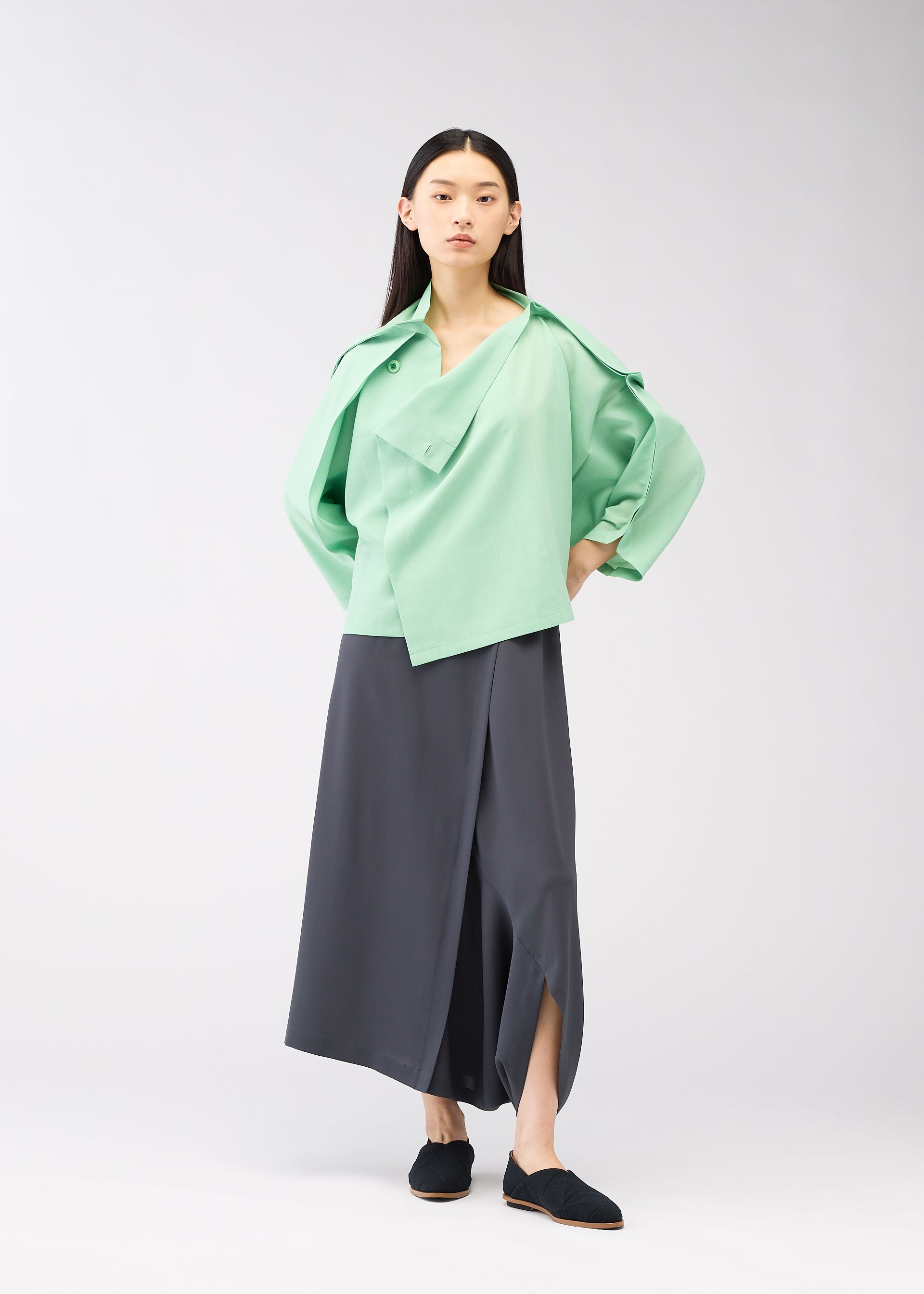 SQUARE RAMIE – isseymiyake.com
