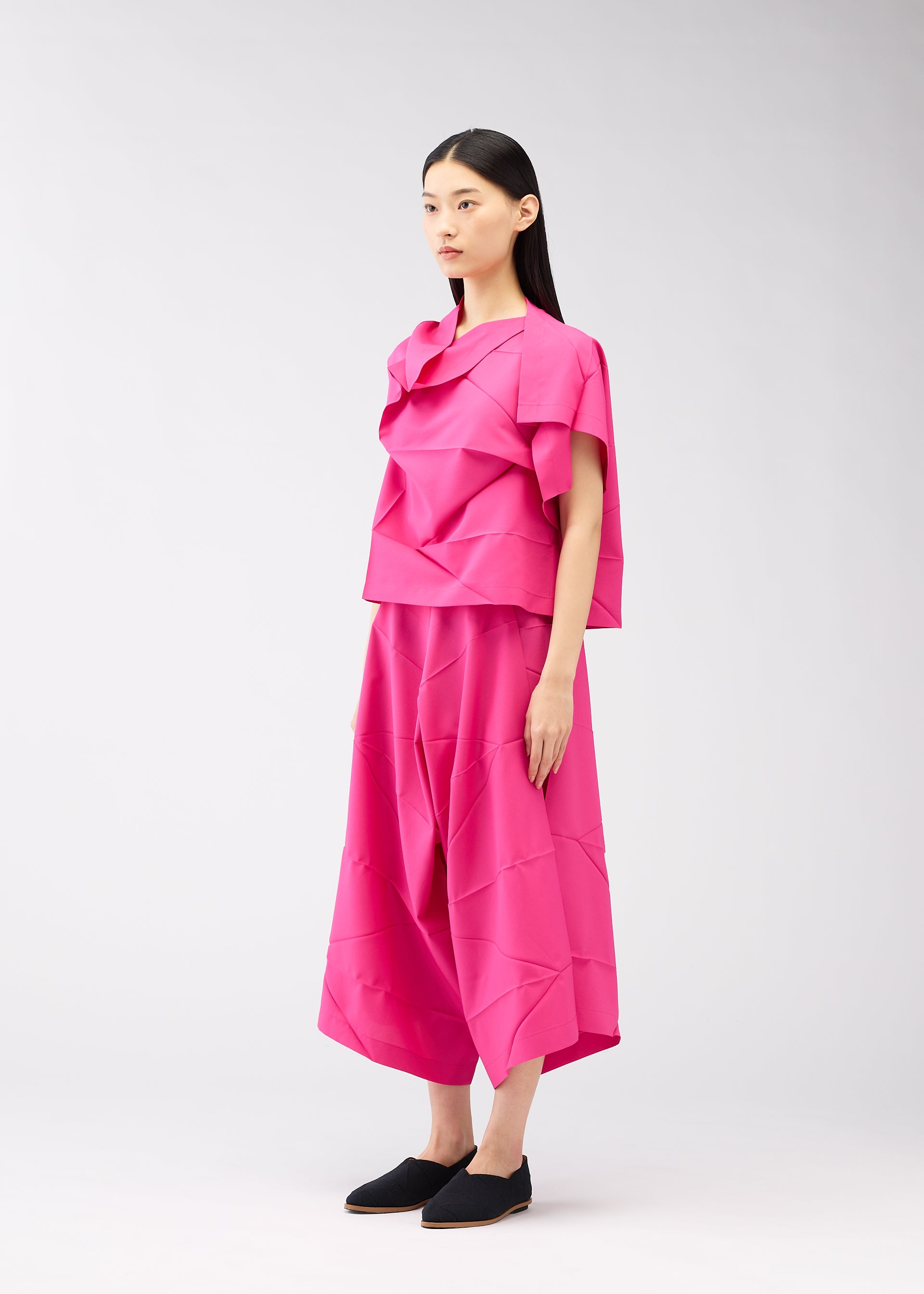 半額以下で買えるクーポン特集 NO.2 isseymiyake.com – トップス