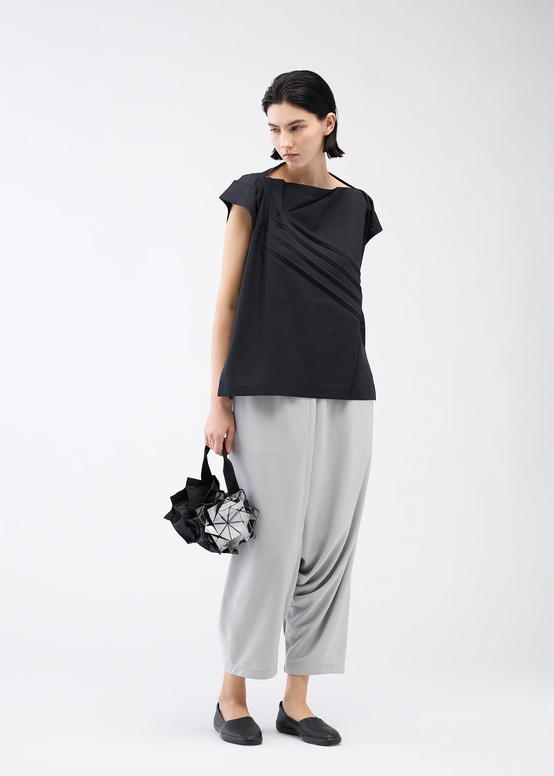 132 5. STANDARD BAG – isseymiyake.com