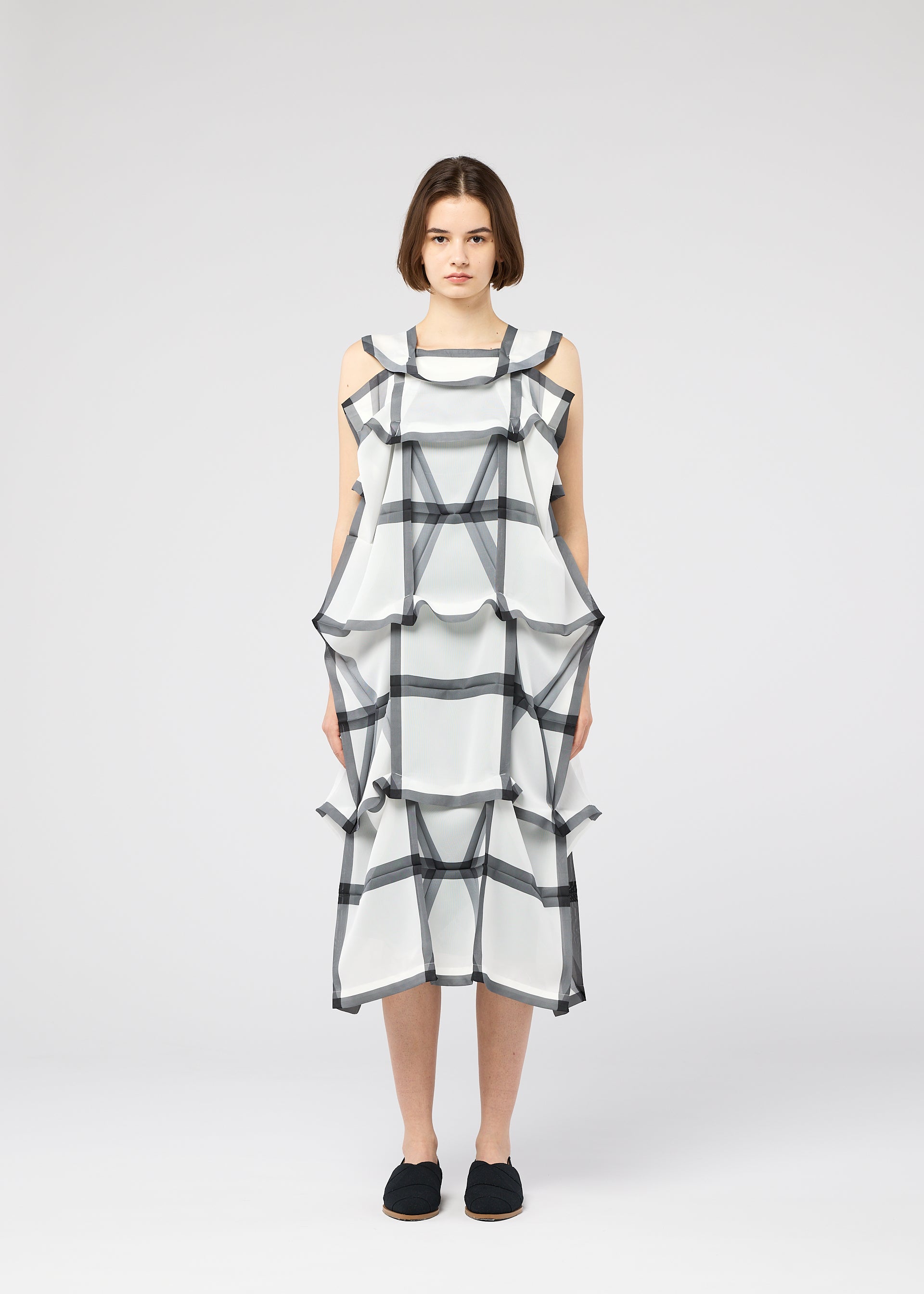 132 5. ISSEY MIYAKE – isseymiyake.com