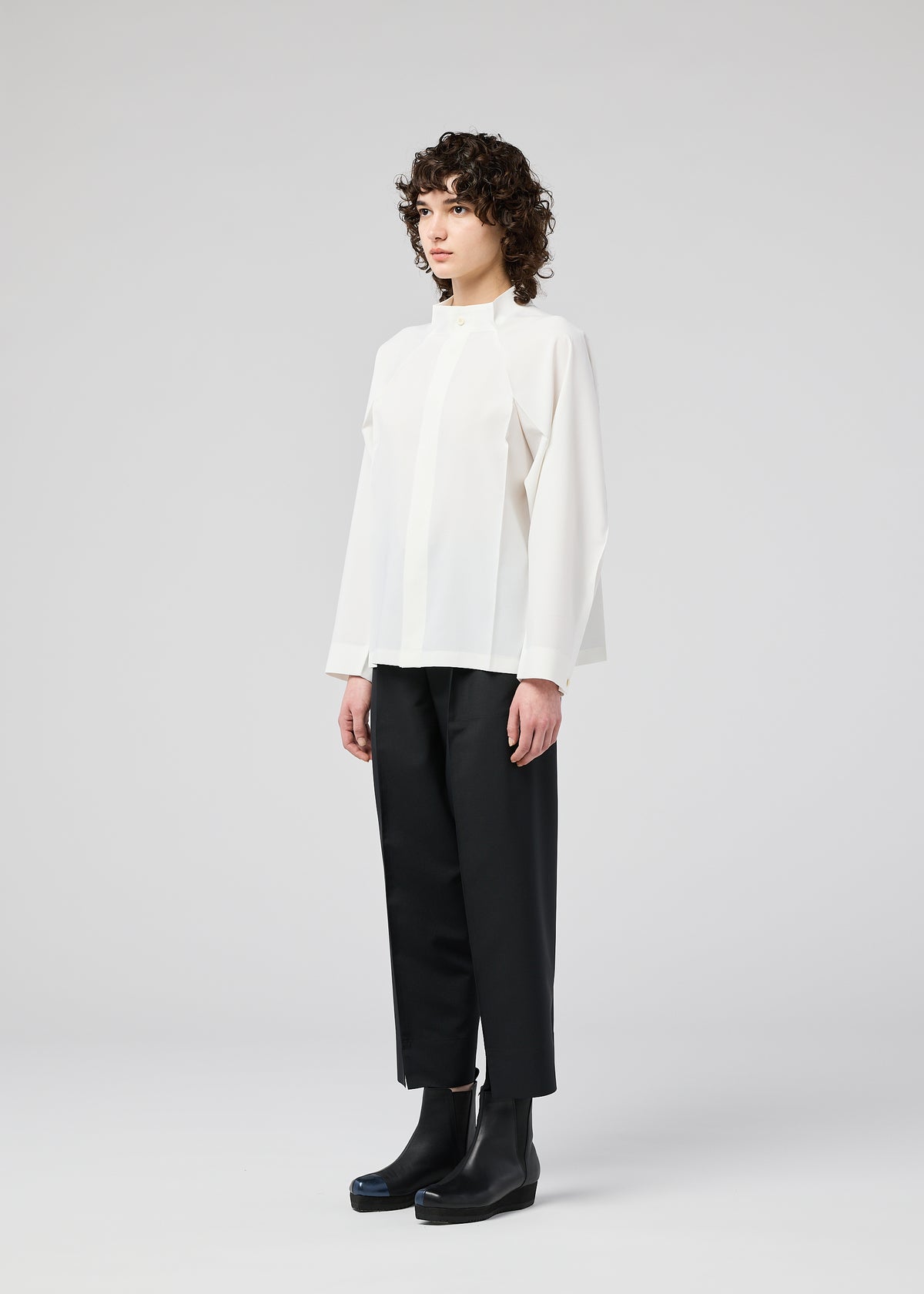 FOLD SHIRT、ウィメンズ_トップス_シャツ、着用画像2