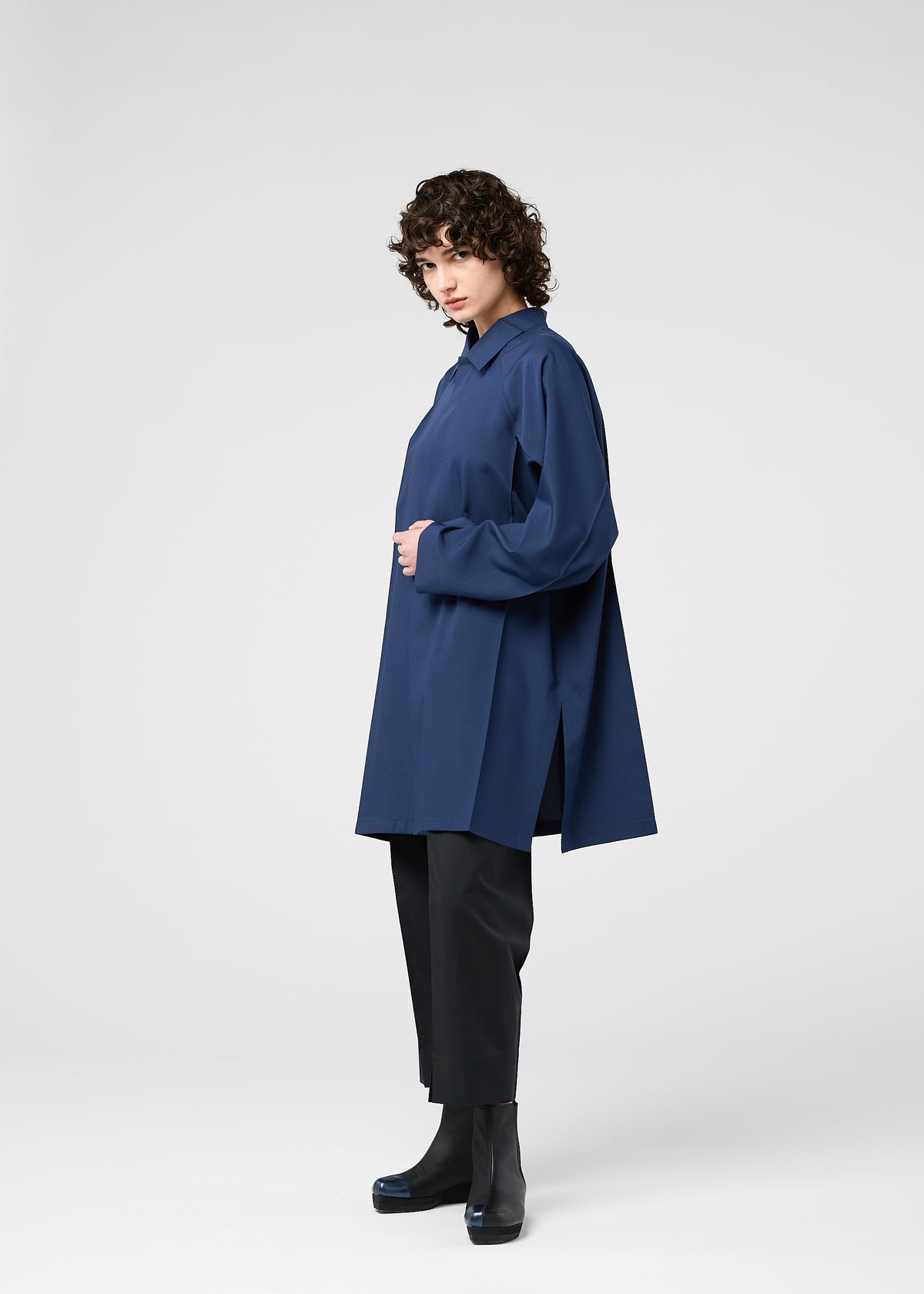 FOLD SHIRT、ウィメンズ_トップス_シャツ、着用画像4