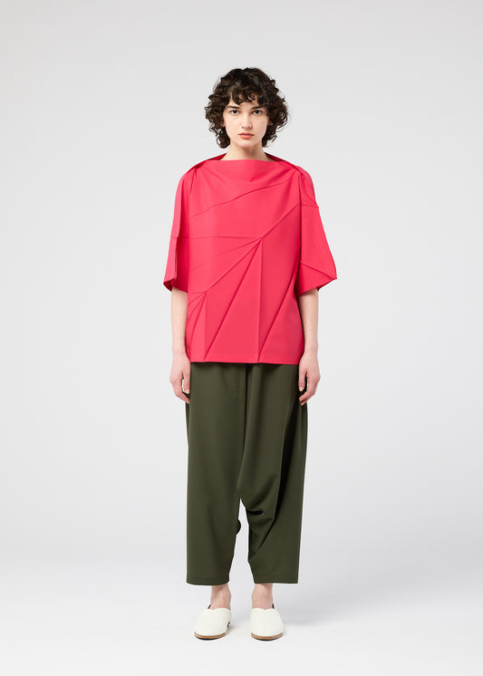 RADIAL FOLD SHIRT、ウィメンズ_トップス_トップ、着用画像1