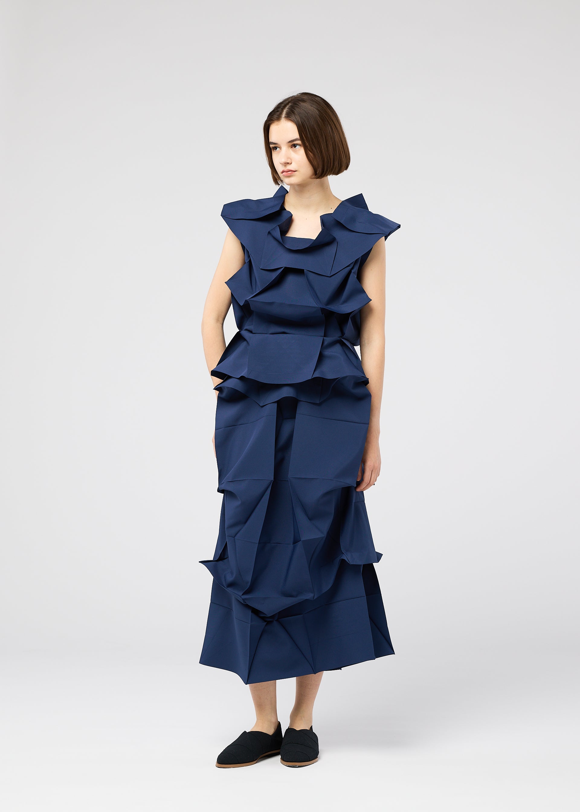 ウィメンズ／トップス／トップ – Page 2 – isseymiyake.com