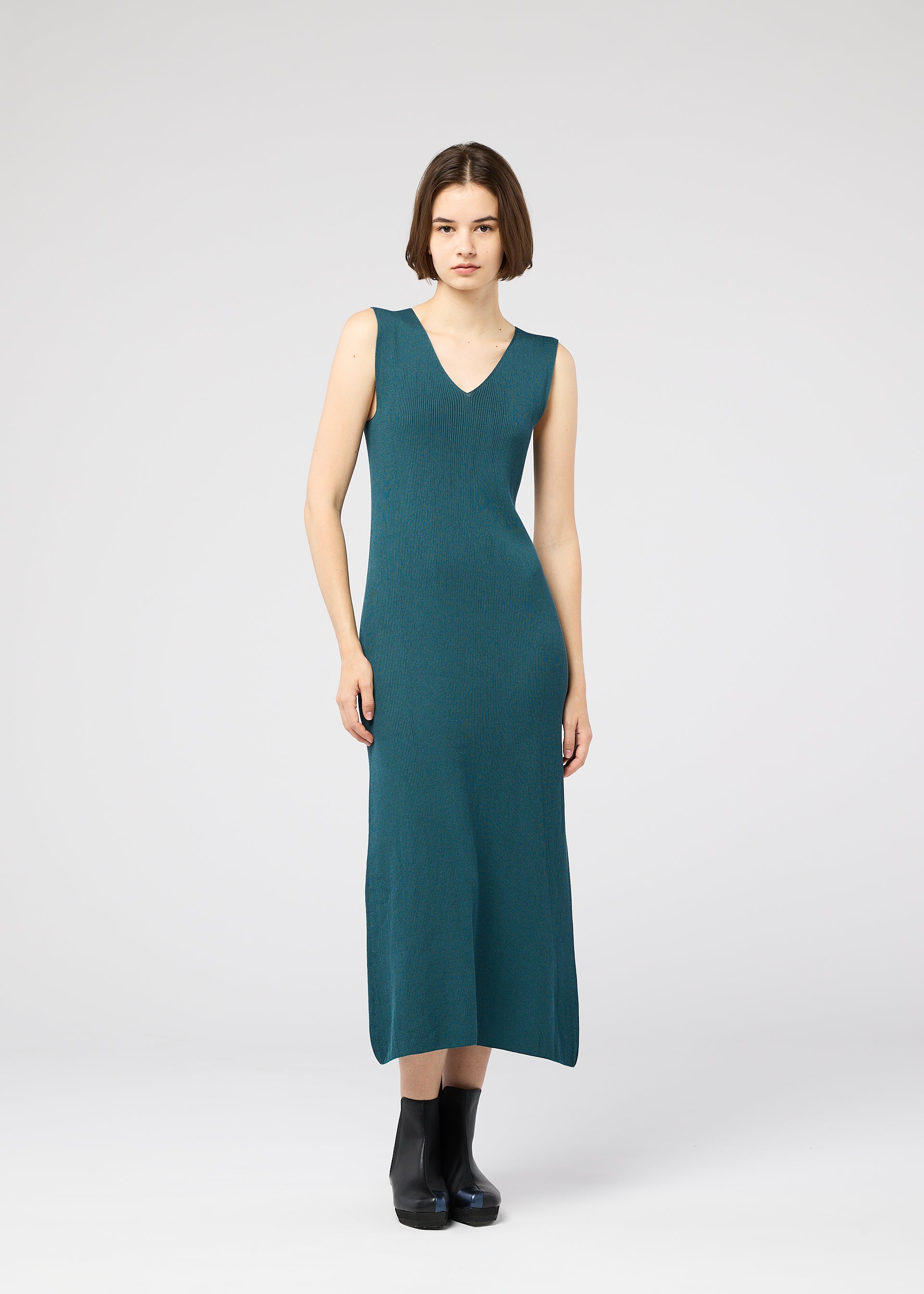 ISSEY MIYAKE イッセイミヤケ リブニットプルオーバー イッセイミヤケISSEY MIYAKE ウールストライプリブハイネックニット 黒