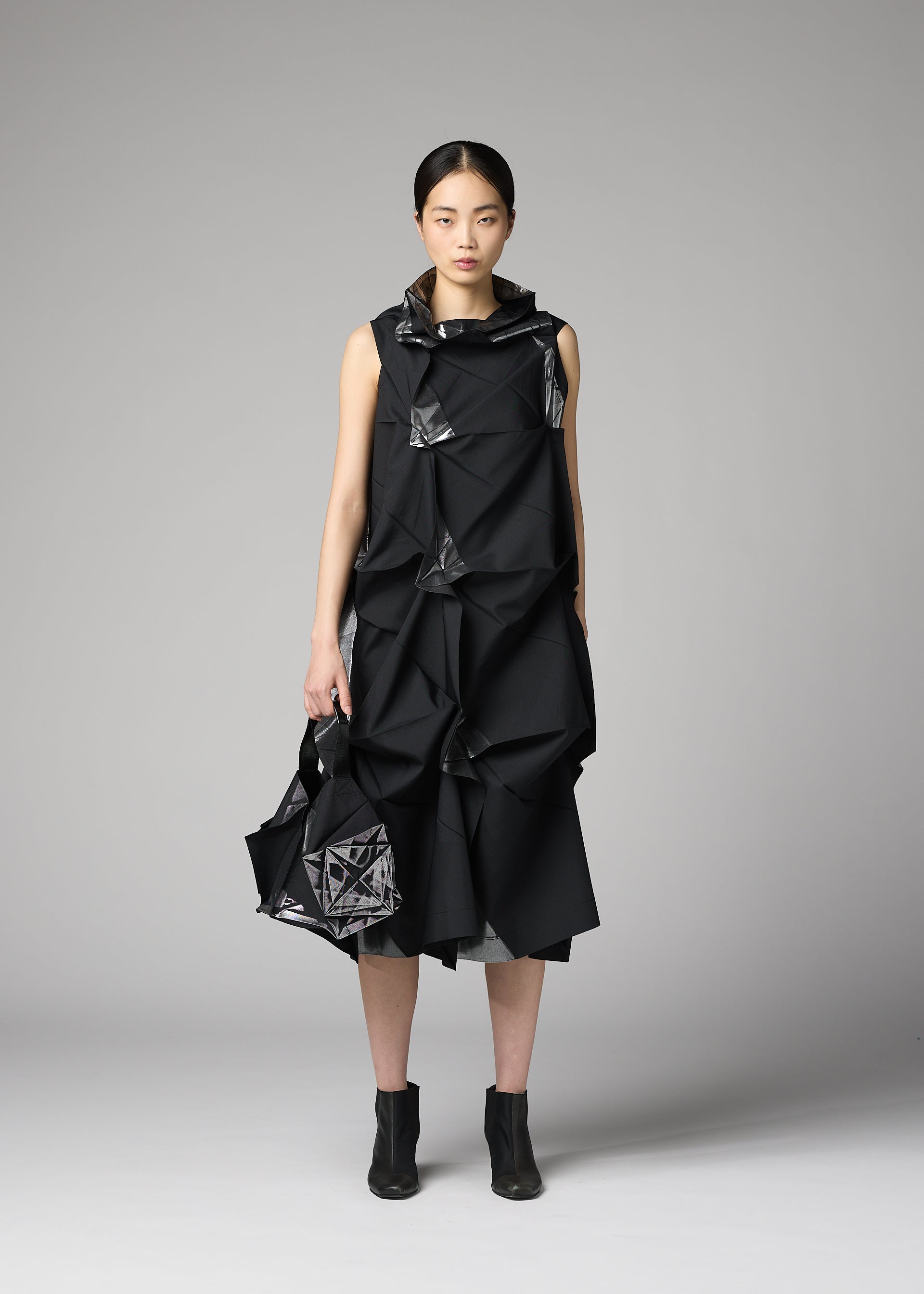 バッグ＆財布／ハンドバッグ – isseymiyake.com