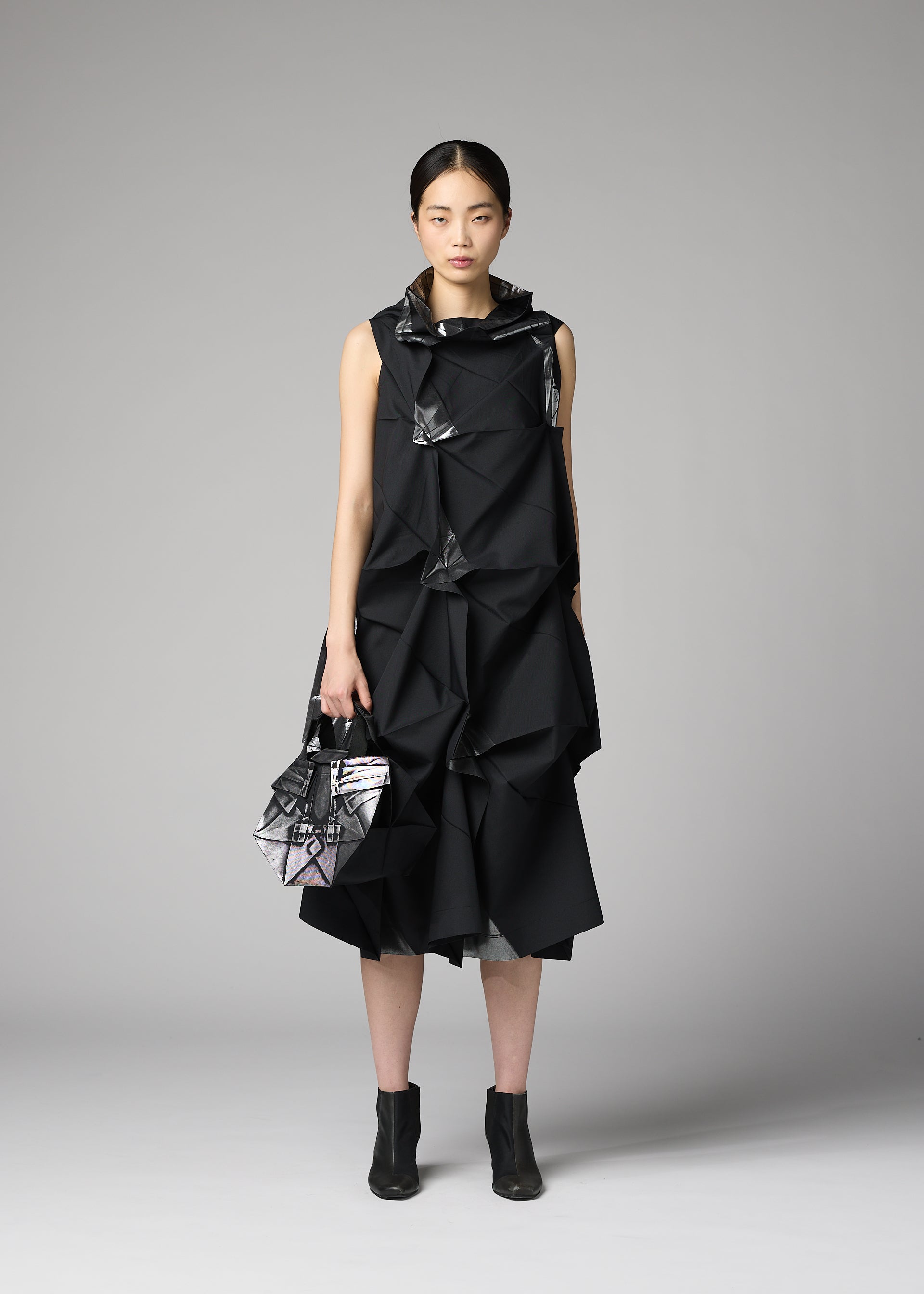 No.6-BG – isseymiyake.com