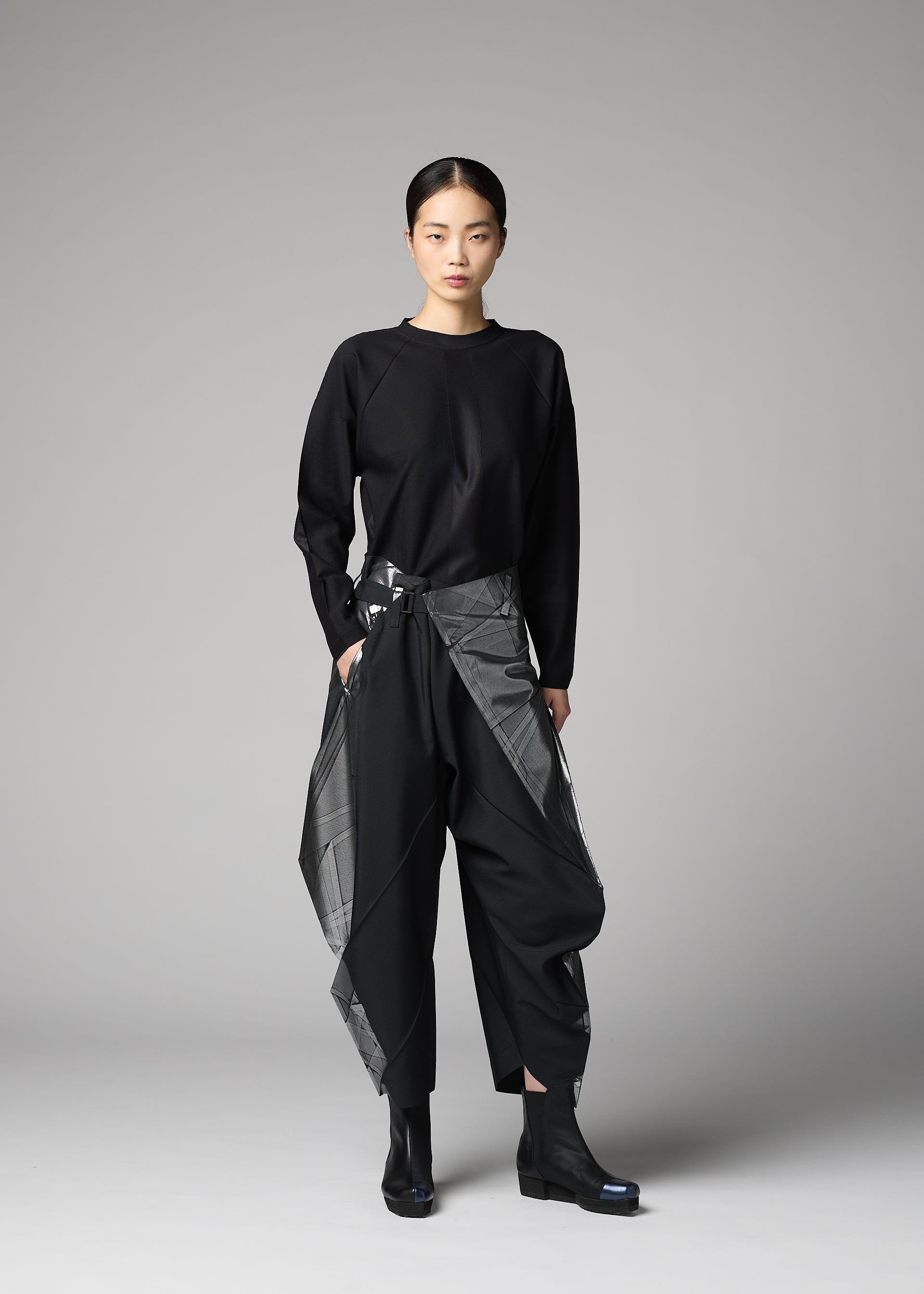 ウィメンズ／パンツ – isseymiyake.com