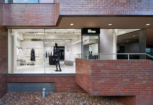 132 5. ISSEY MIYAKE / AOYAMA