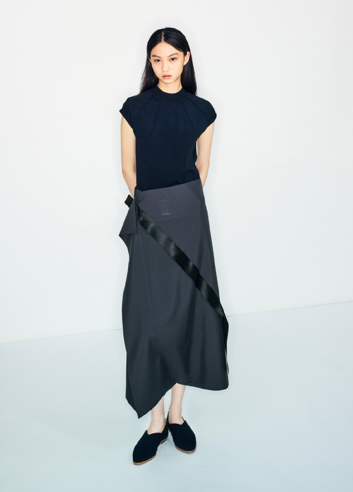132 5. ISSEY MIYAKE LOOK 11