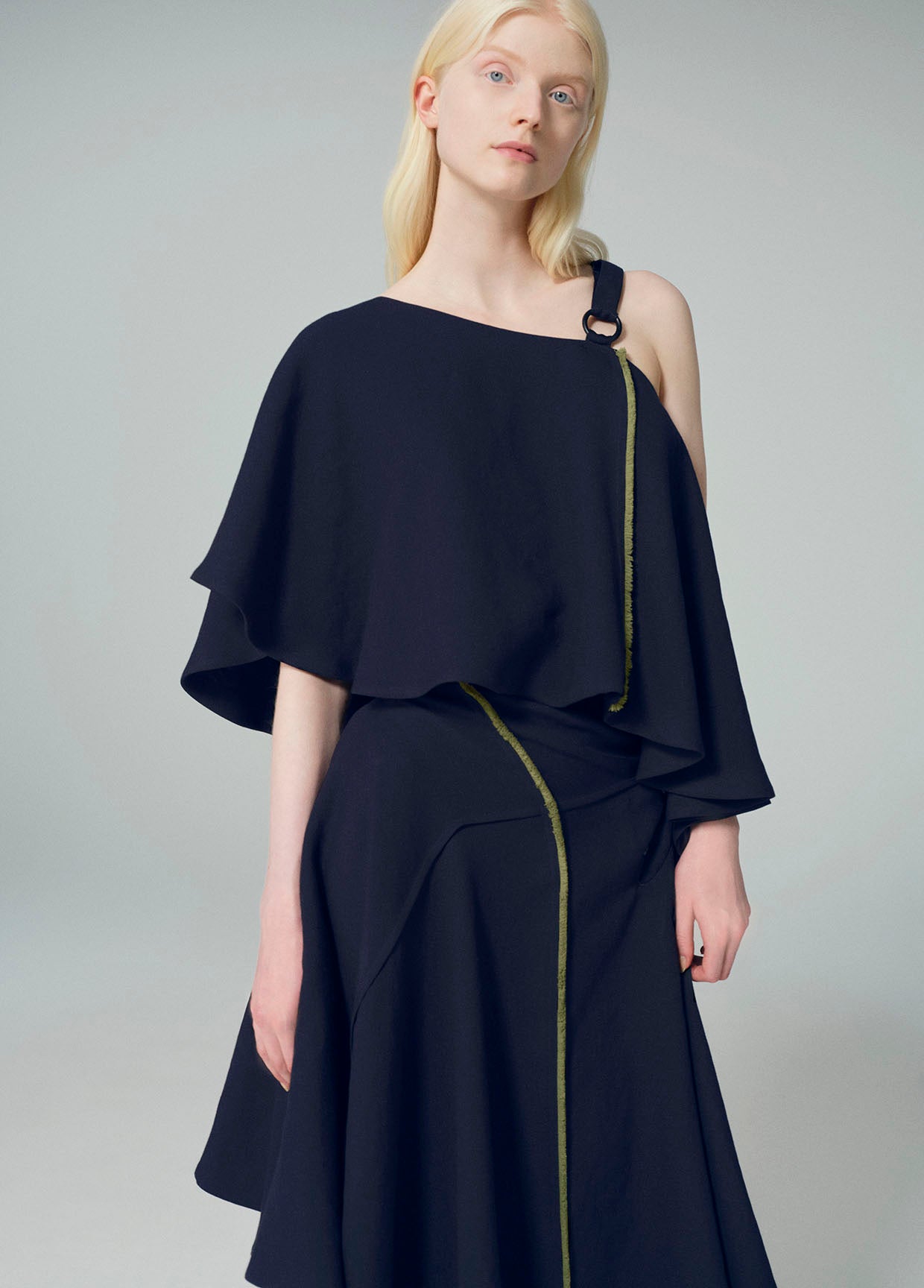 132 5. ISSEY MIYAKE LOOK 35