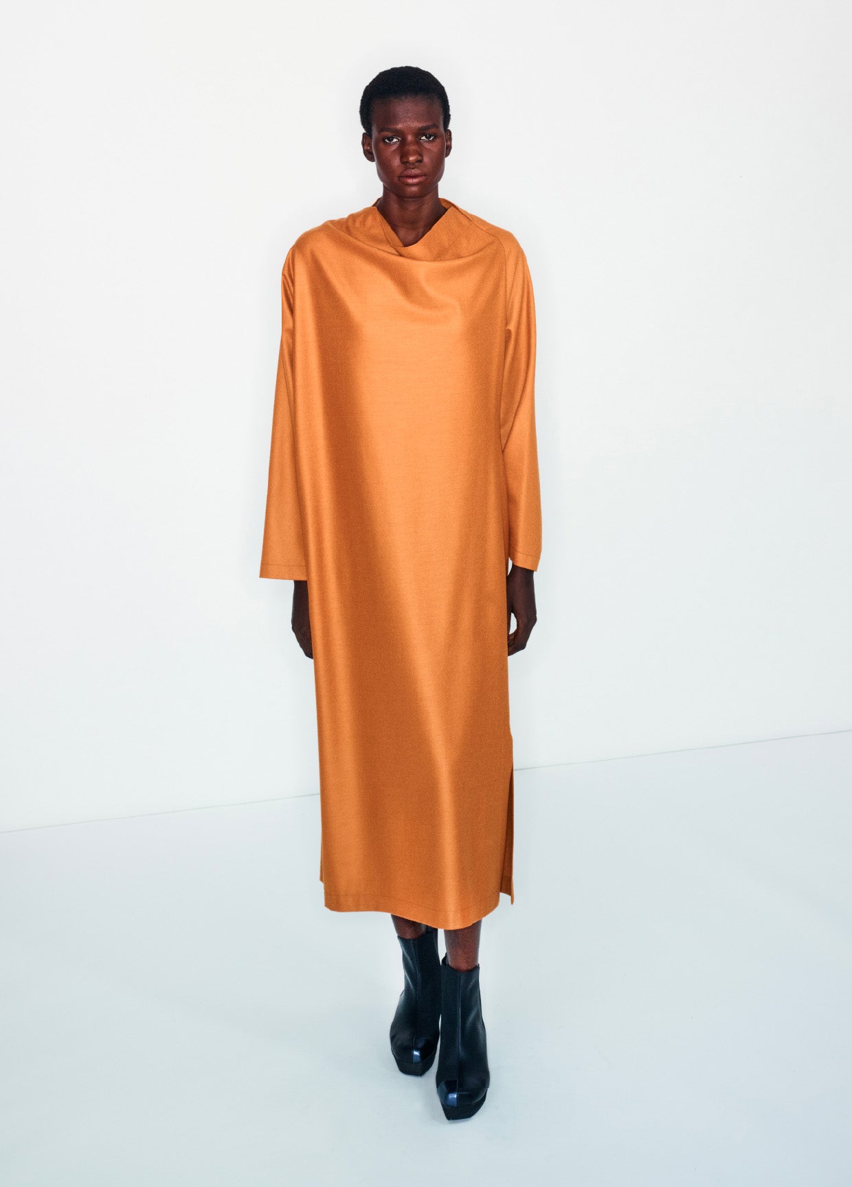 132 5. ISSEY MIYAKE LOOK 42