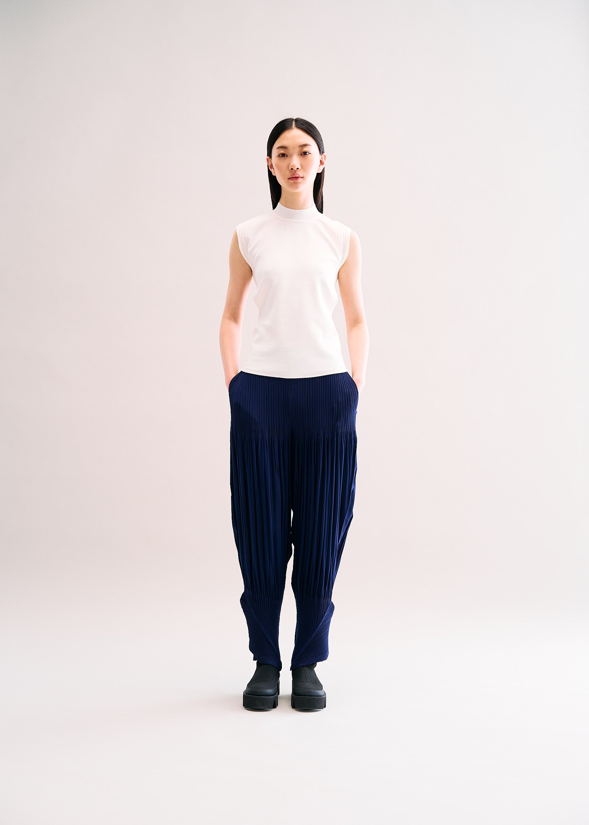 ウィメンズ/パンツ – isseymiyake.com