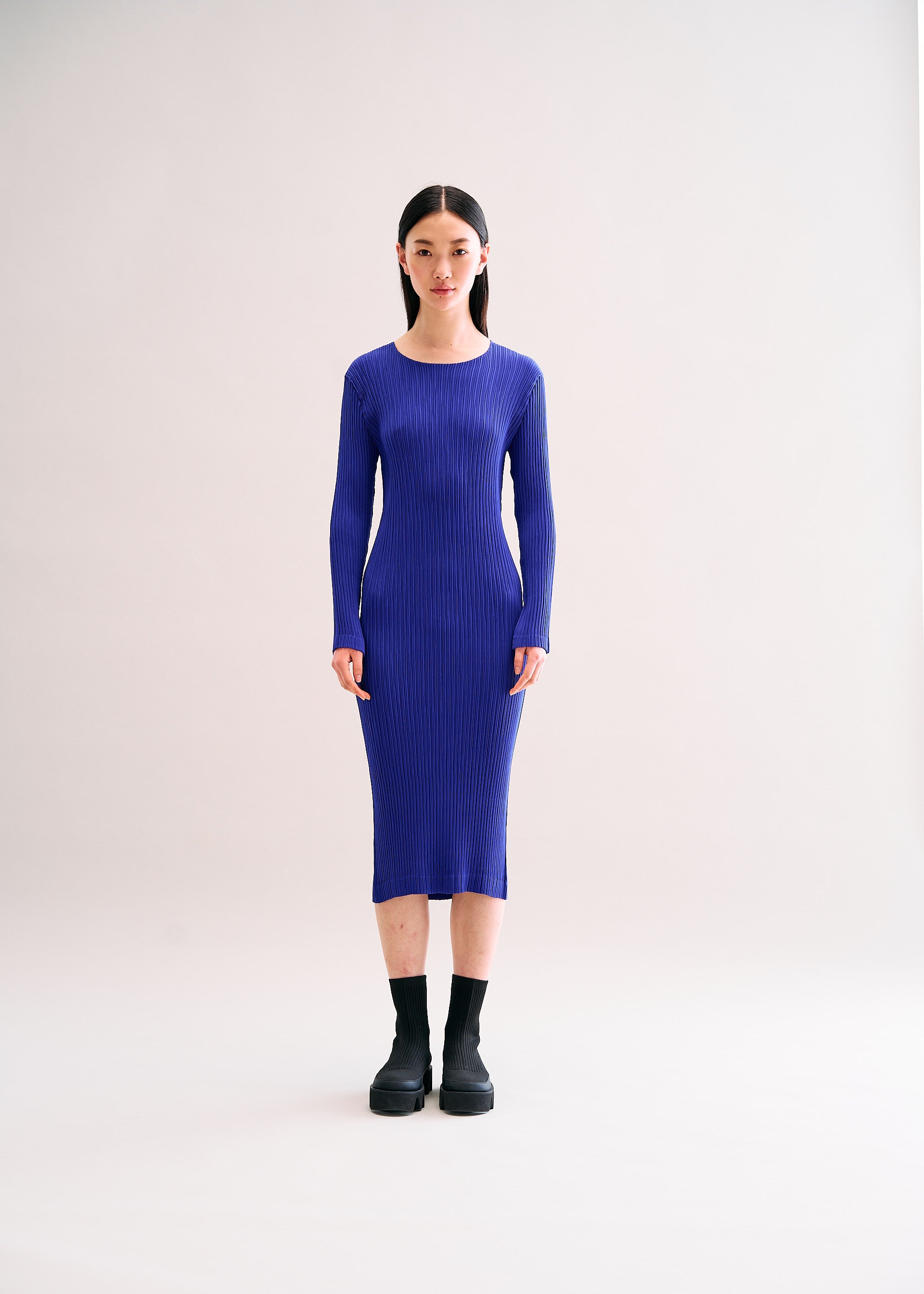 HATCHING PLEATS – isseymiyake.com