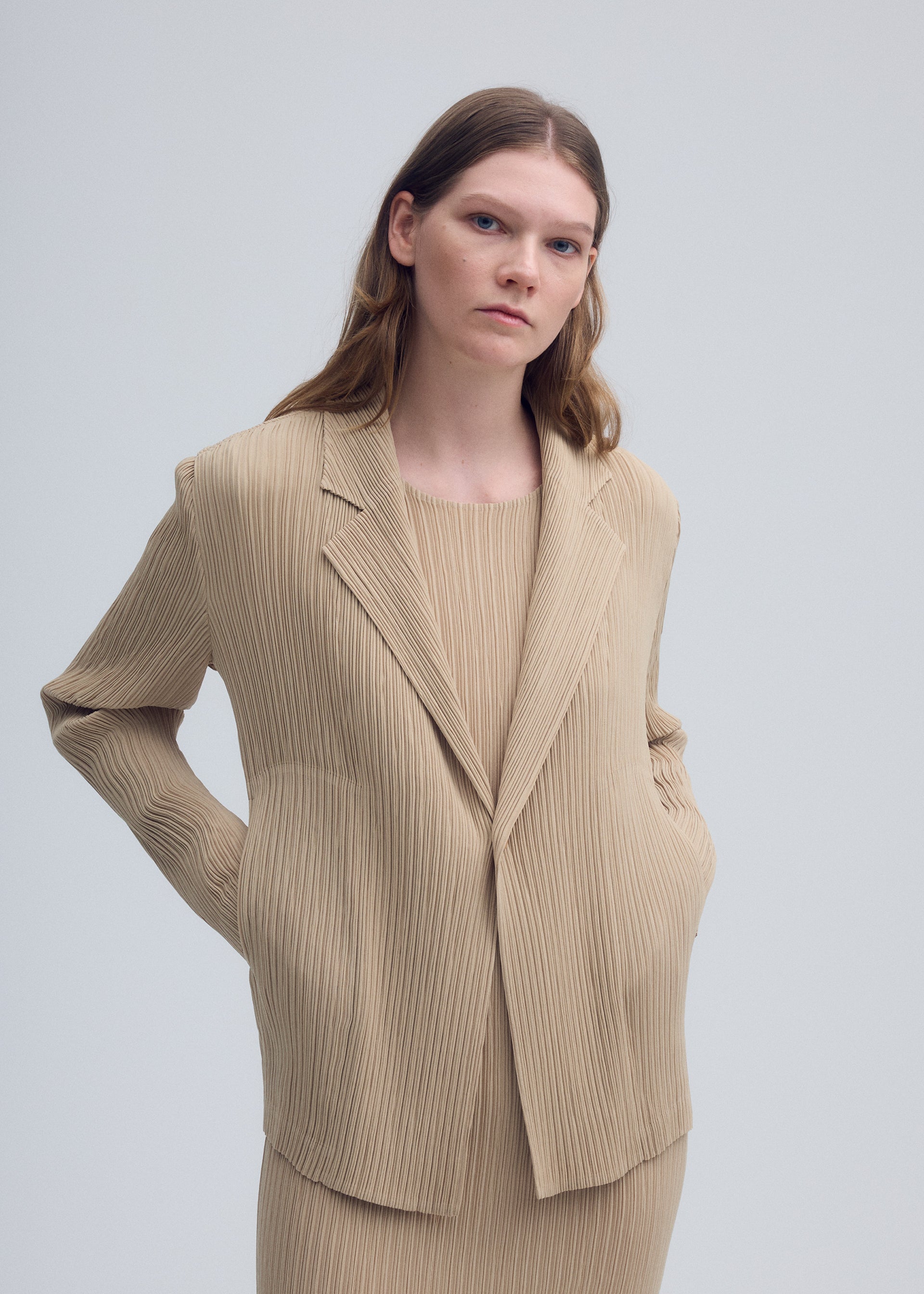 HATCHING PLEATS – isseymiyake.com