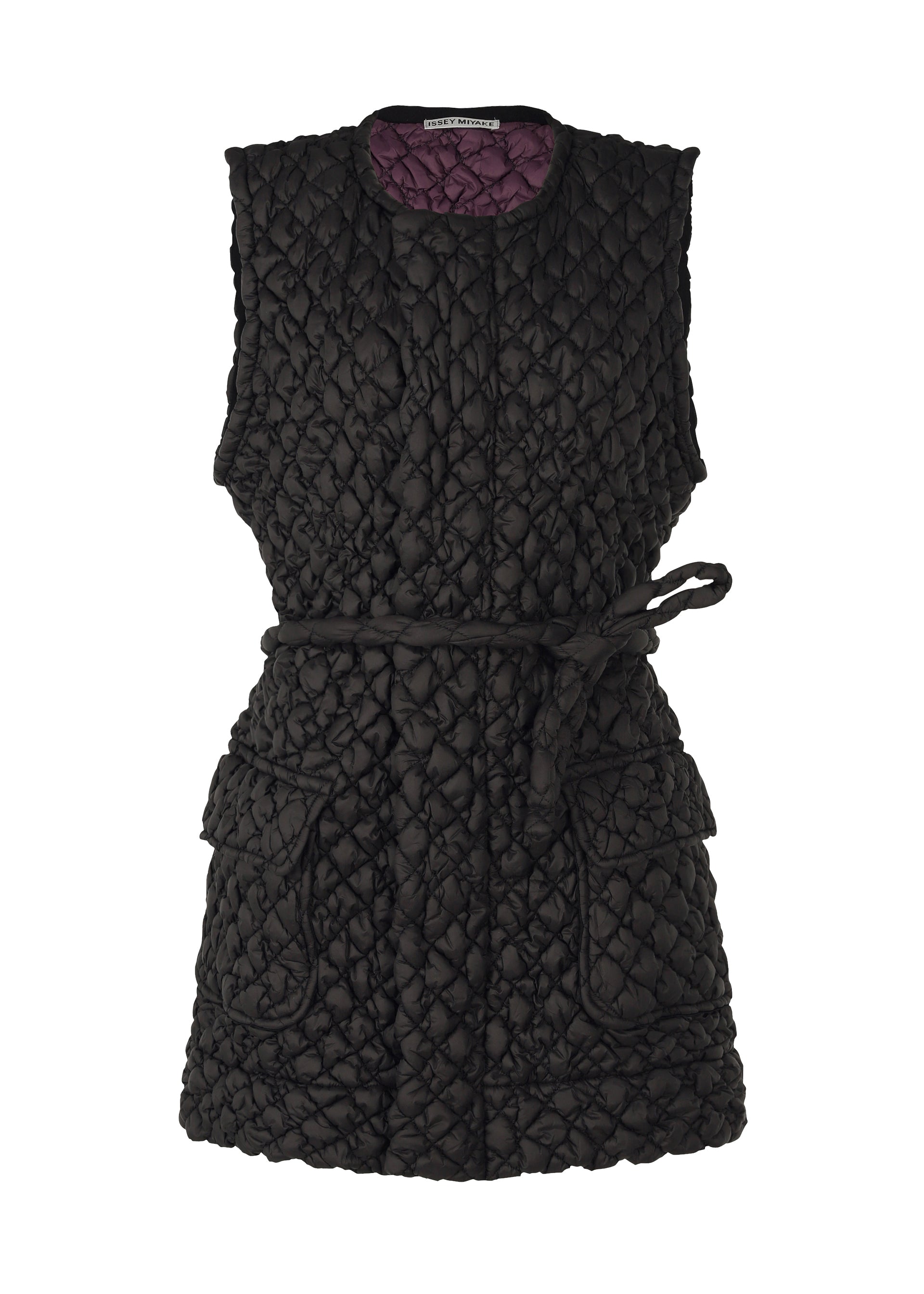 Issey Miyake キルティングダウンベスト ブラック 2 Issey Miyake キルティングダウンベスト ブラック 2 QUILTED STRETCH