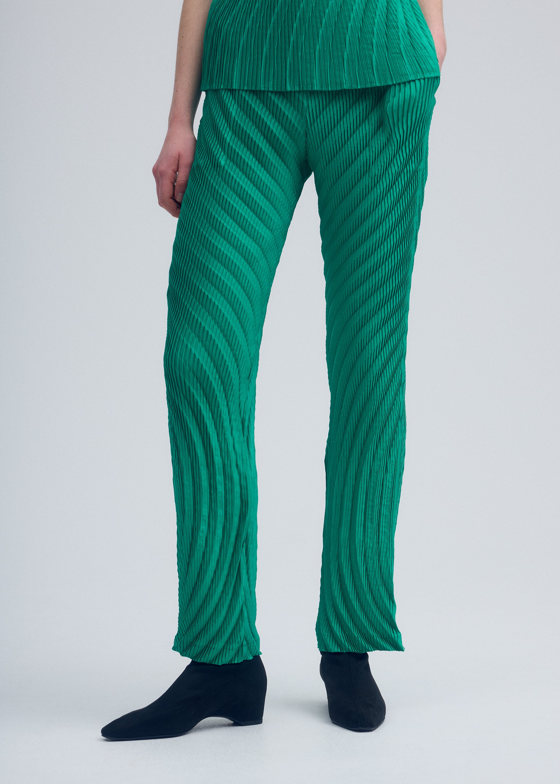 イッセイミヤケSPROUT PLEATS SOLID フレアパンツ