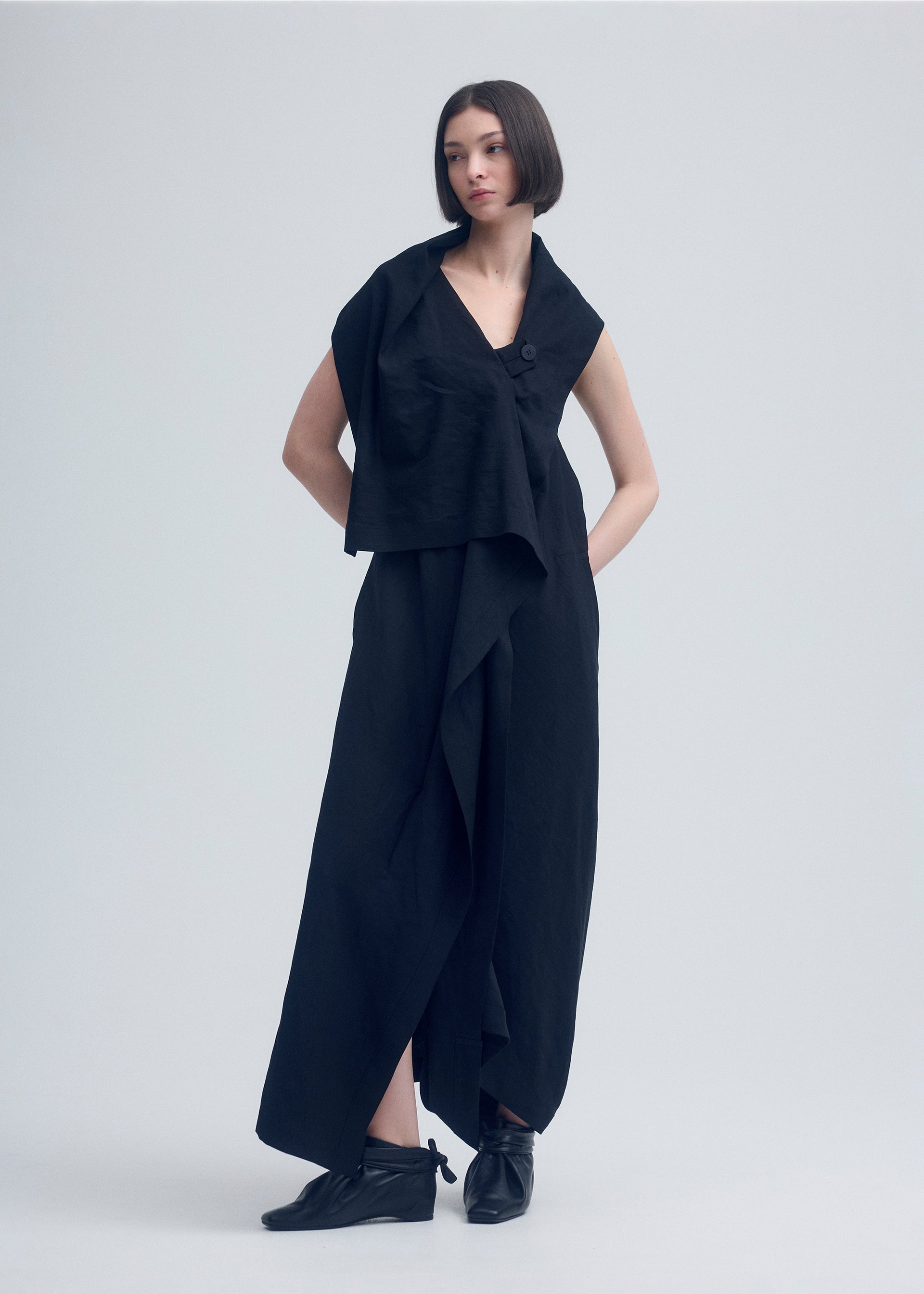 ENCLOTHE PANTS – isseymiyake.com