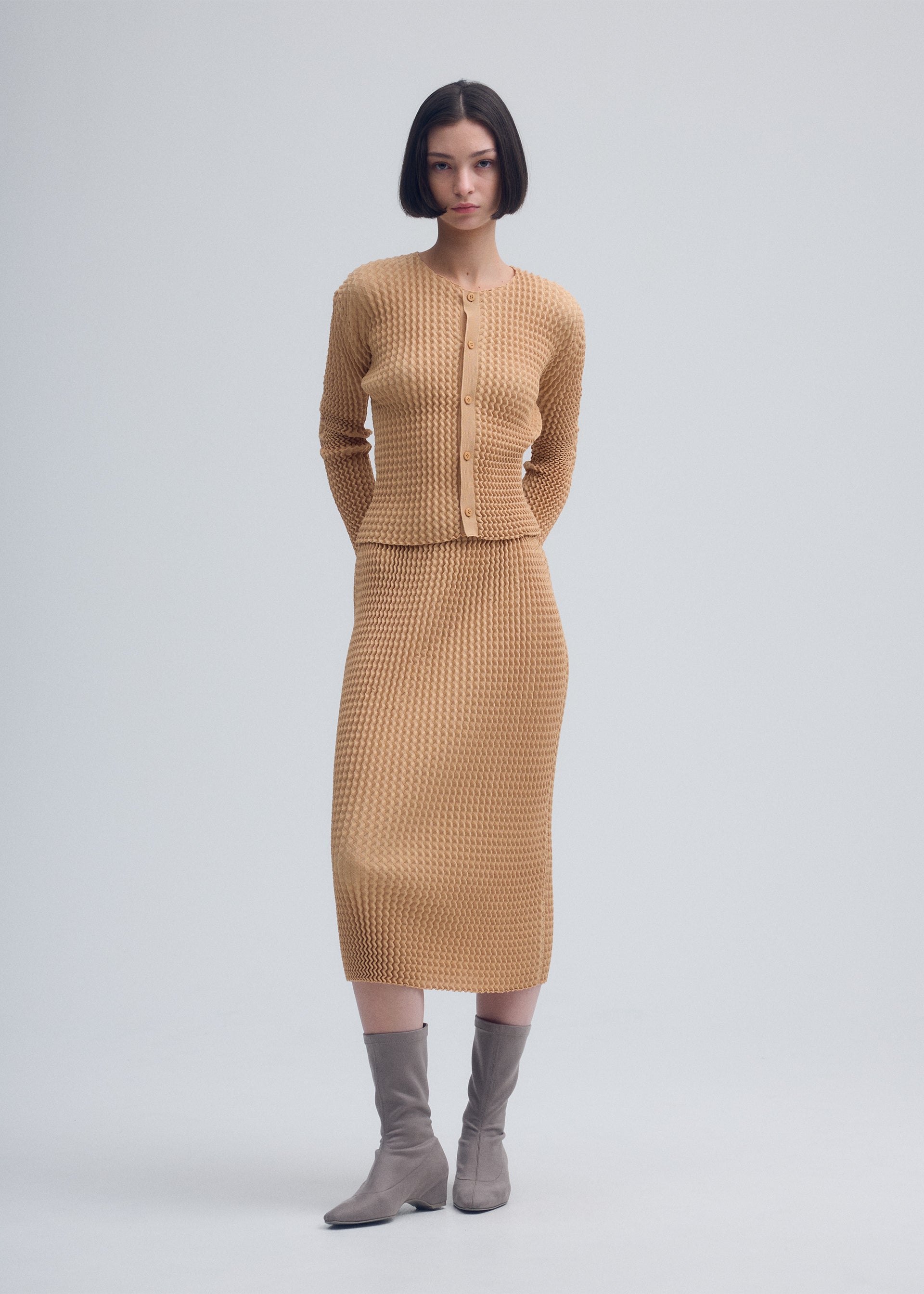 SPONGY-48 – isseymiyake.com
