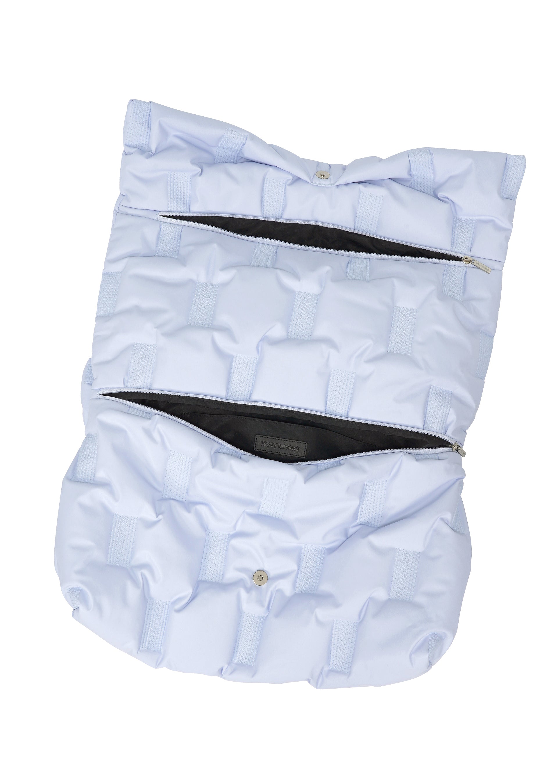 SQUARE CUSHION – isseymiyake.com