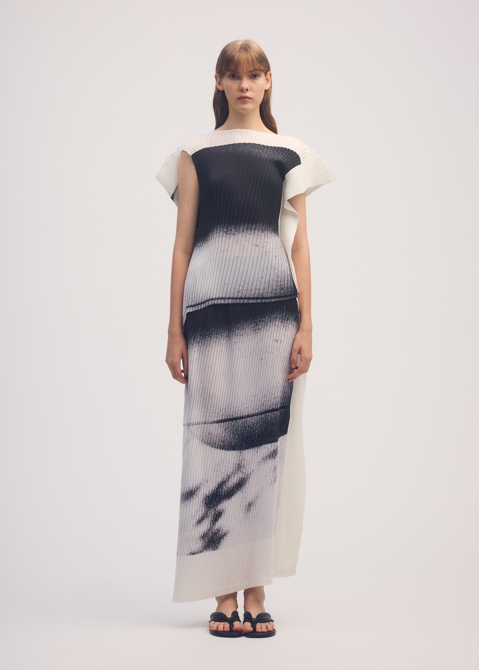 SHADOW STUDY PLEATS、ウィメンズ_スカート、着用画像1