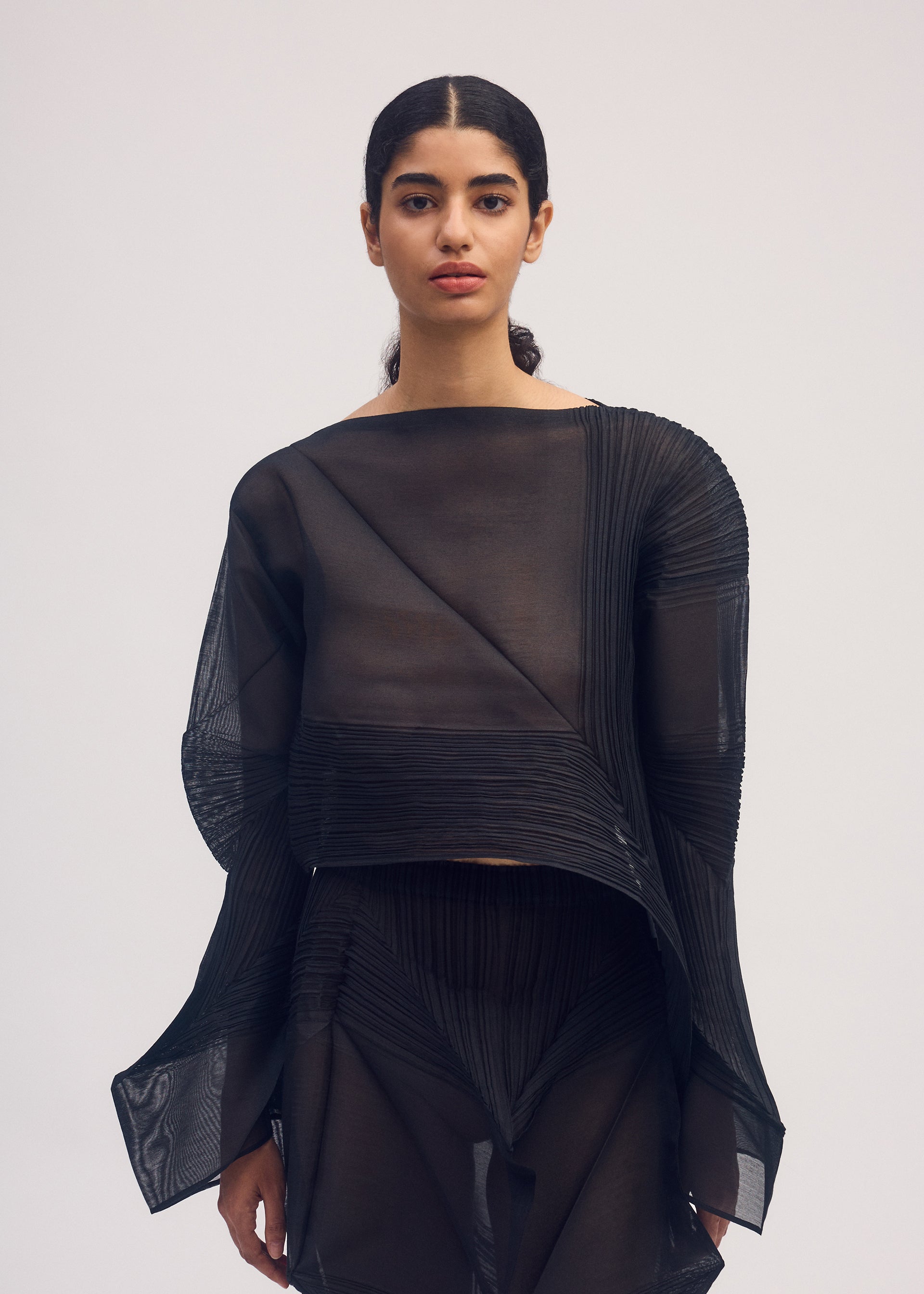 SHADE AND SHADED – isseymiyake.com