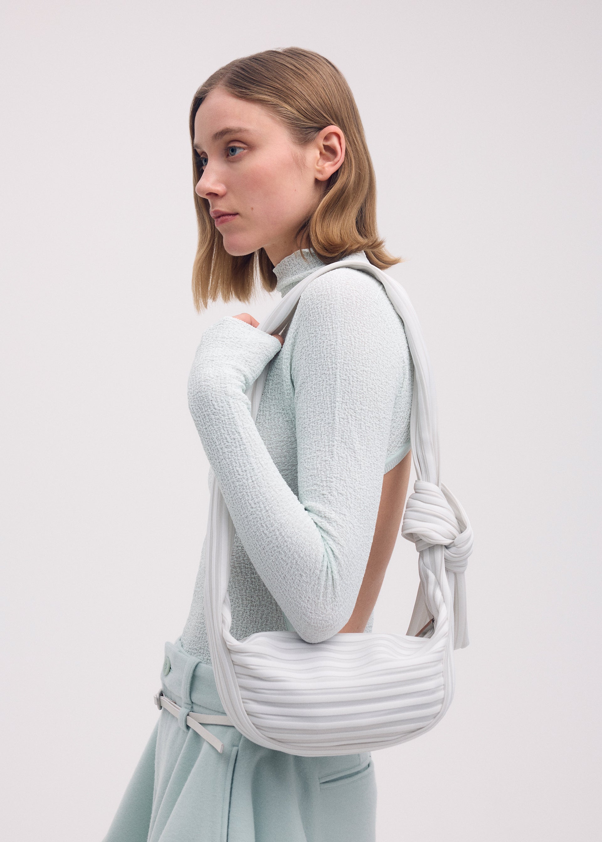 LINEAR KNIT BAG-58、バッグ&財布_ショルダーバッグ、着用画像1