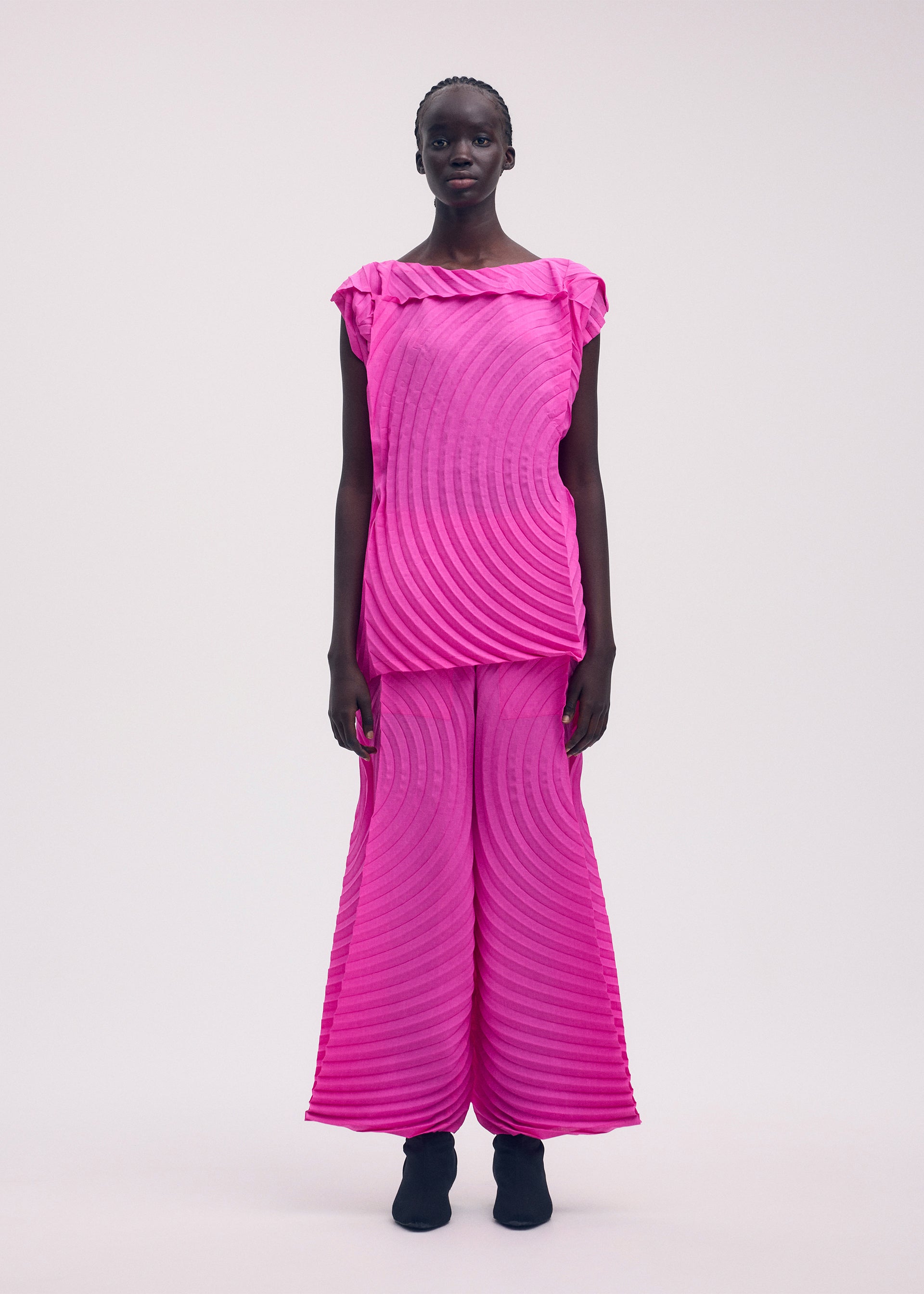 【美品】ISSEY MIYAKE ギャザーパンツ ウィメンズ／パンツ – isseymiyake.com