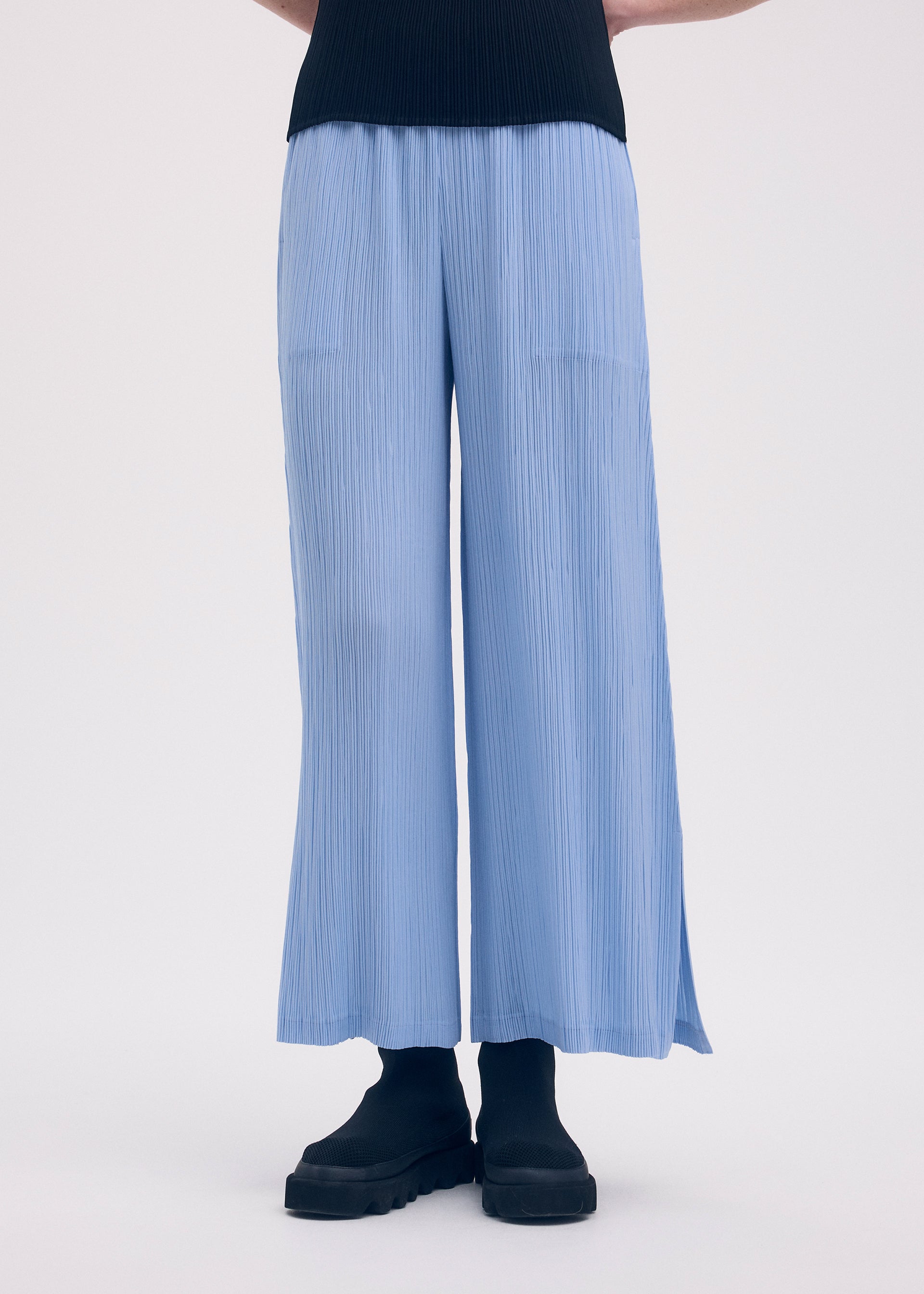 ISSEY MIYAKE HATCHING BOTTOMSプリーツロングスカート HATCHING BOTTOMS – isseymiyake.com