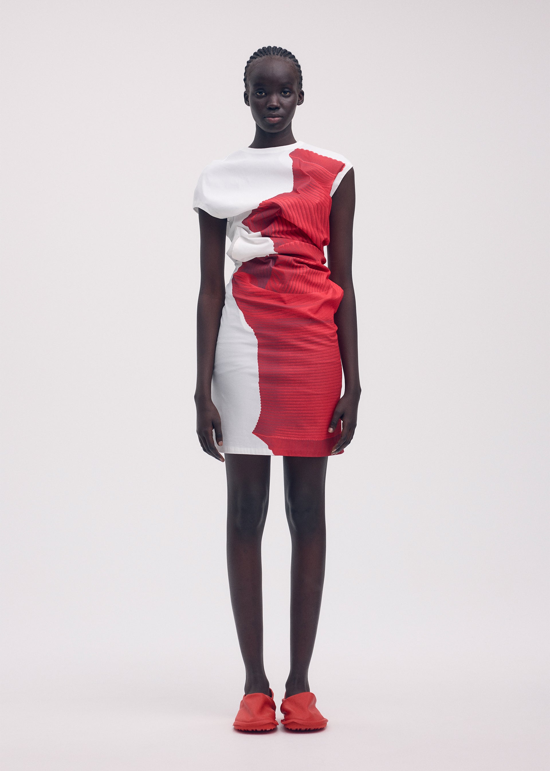 ウィメンズ／ワンピース – isseymiyake.com